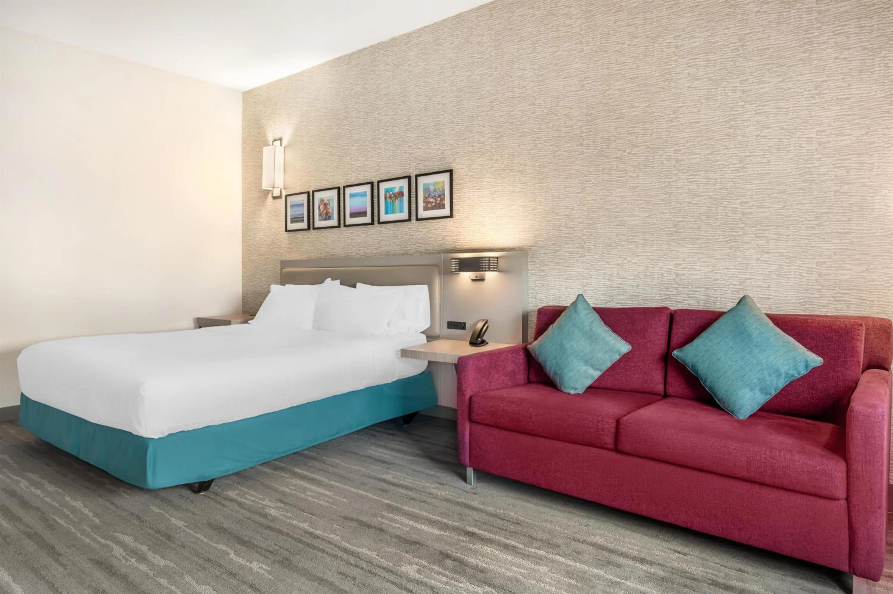 Bed in Hilton Garden Inn Wisconsin Dells