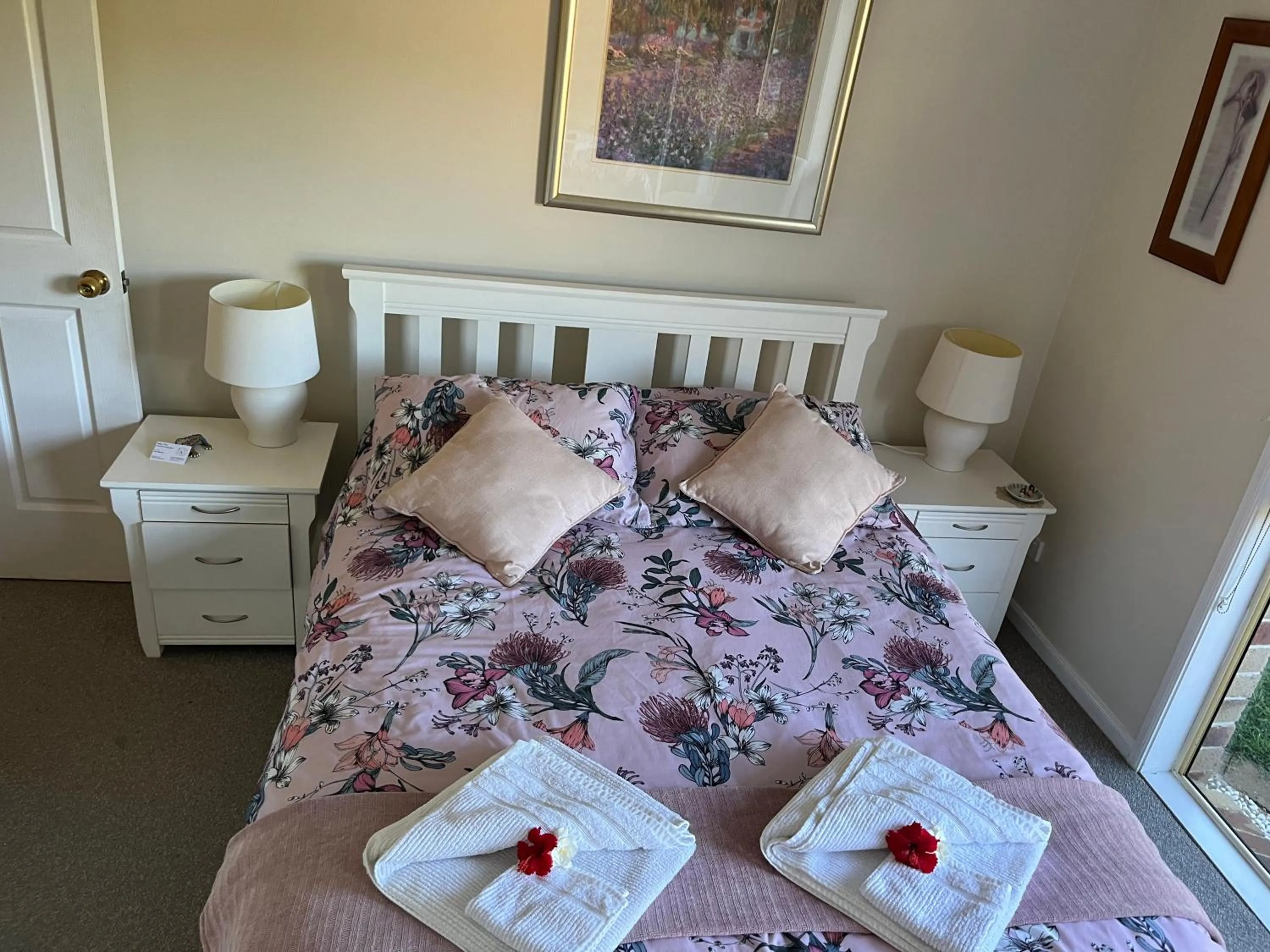 Bed in Robyn's Nest - Bed and Breakfast