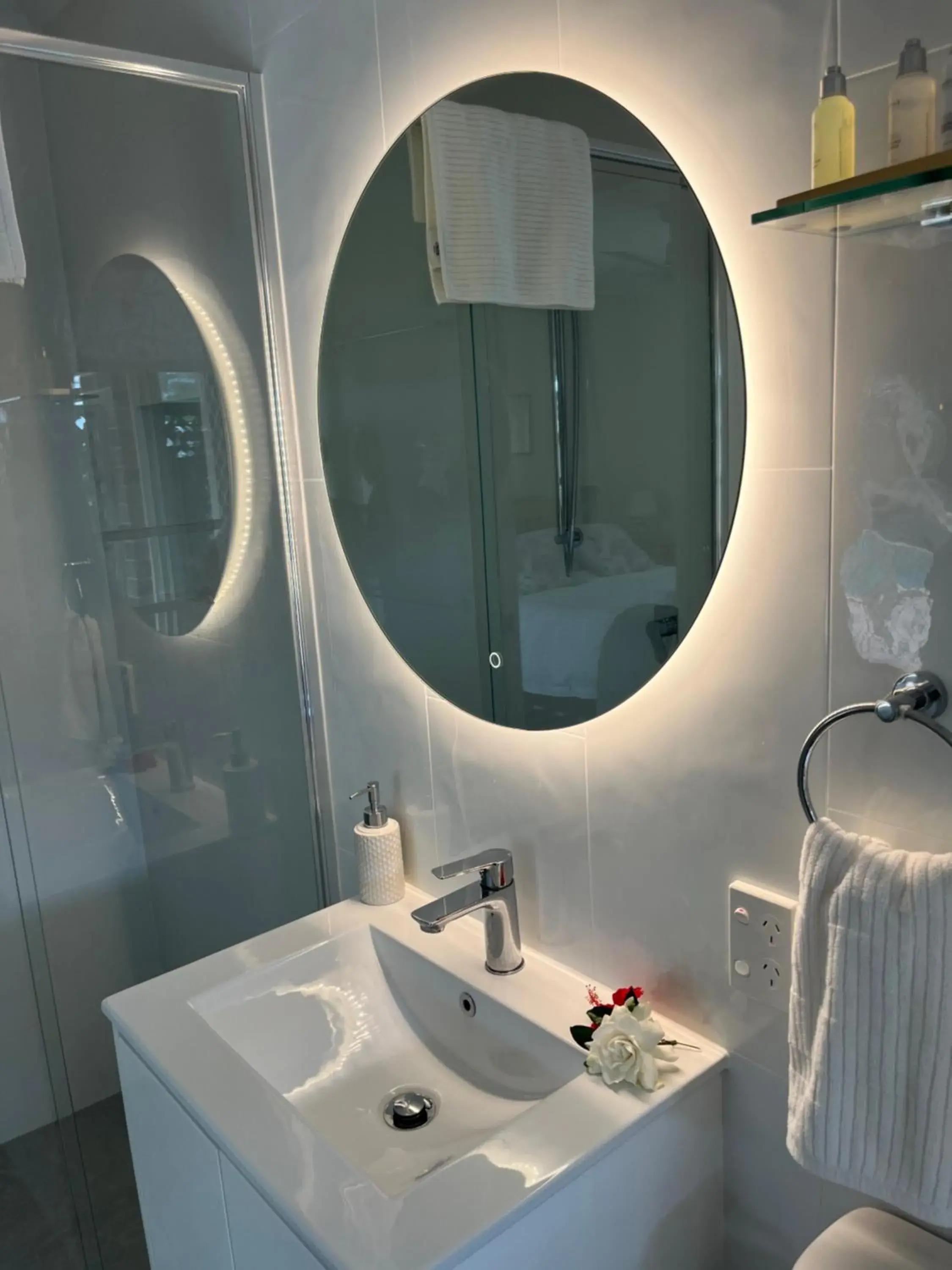 Double Room in Robyn's Nest - Bed and Breakfast Double Room in Robyn's Nest - Bed and Breakfast