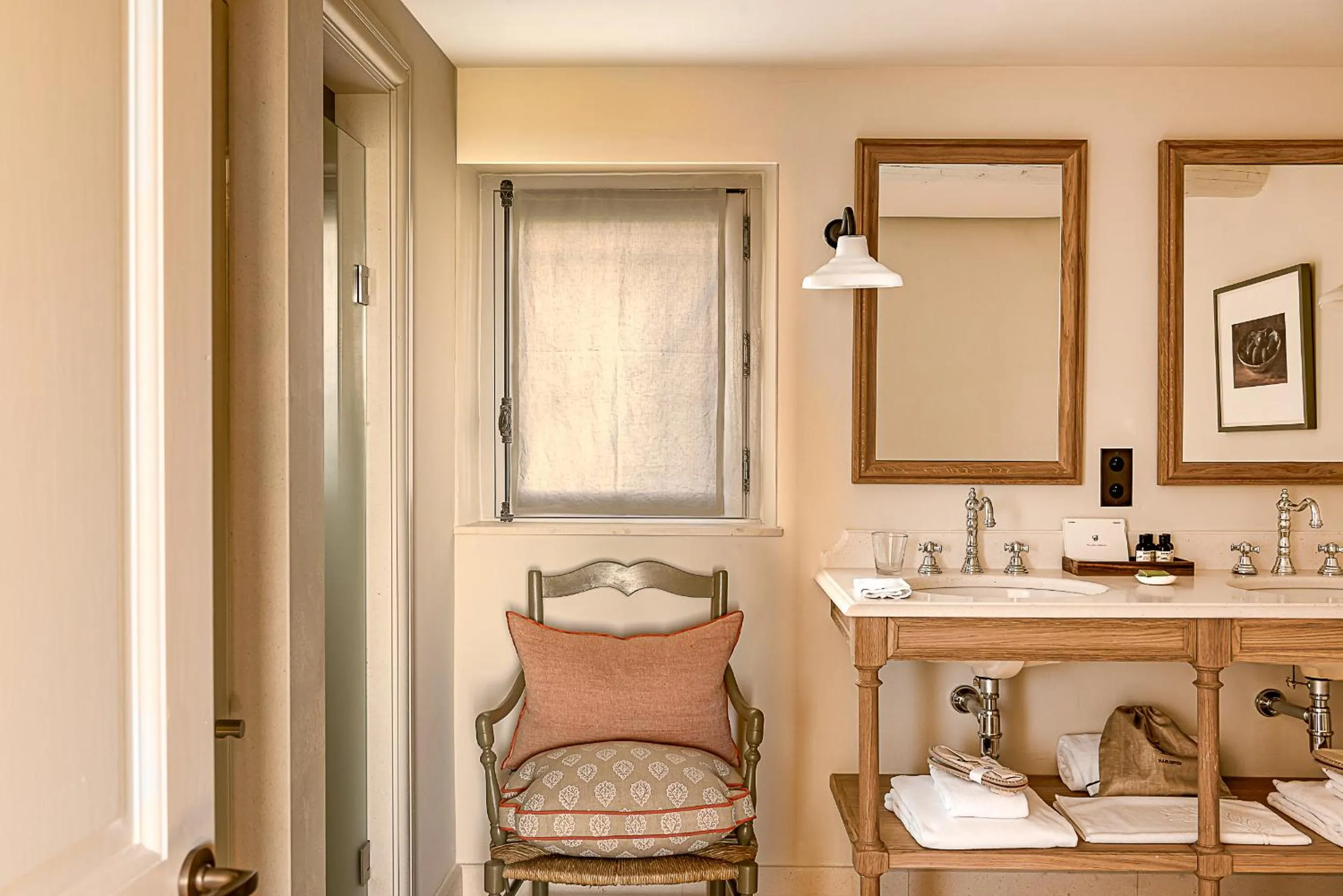 Bathroom in Hotel Crillon le Brave