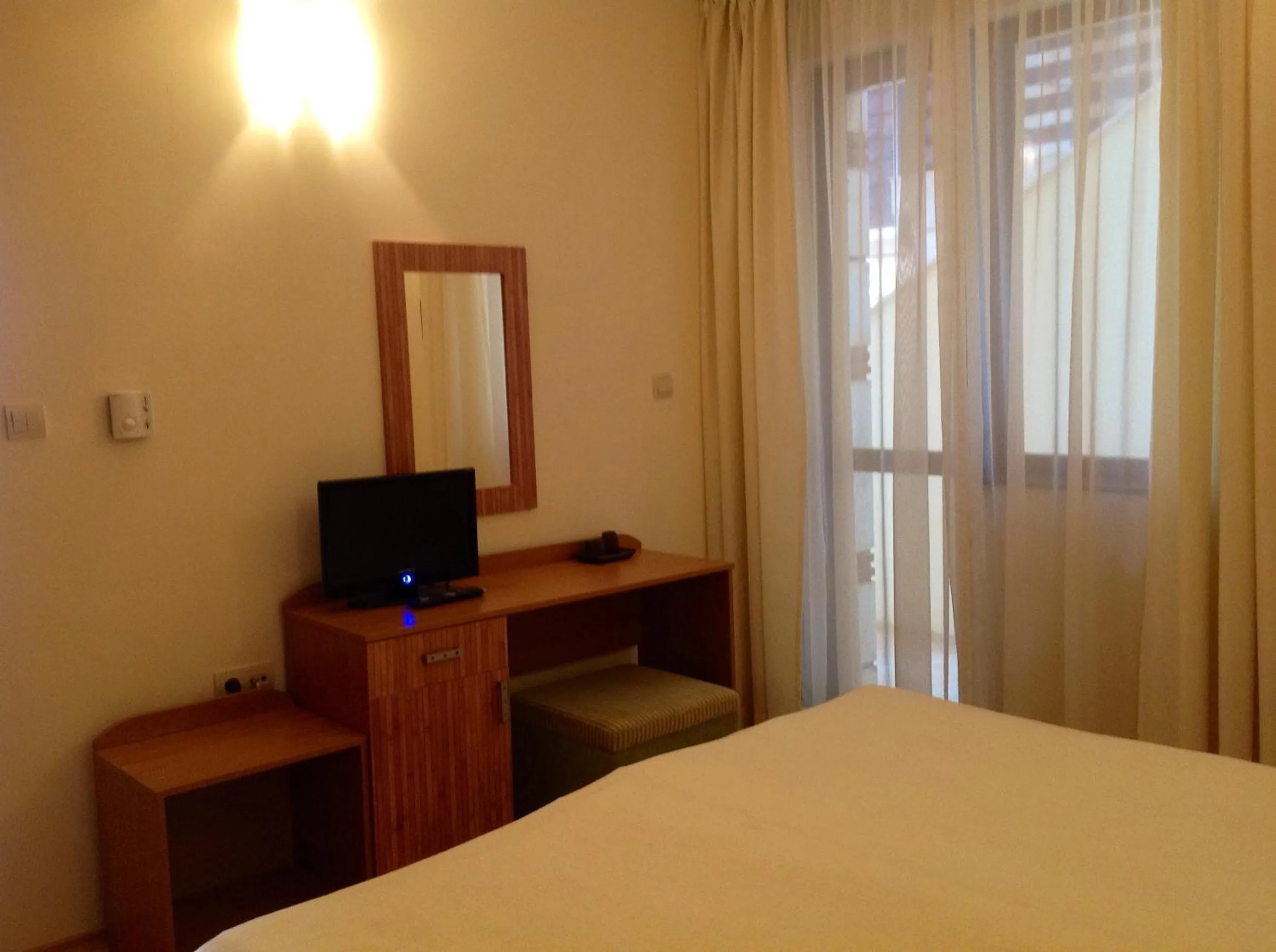 TV and multimedia, Bed in Family Hotel Saint Nikola and Free parking