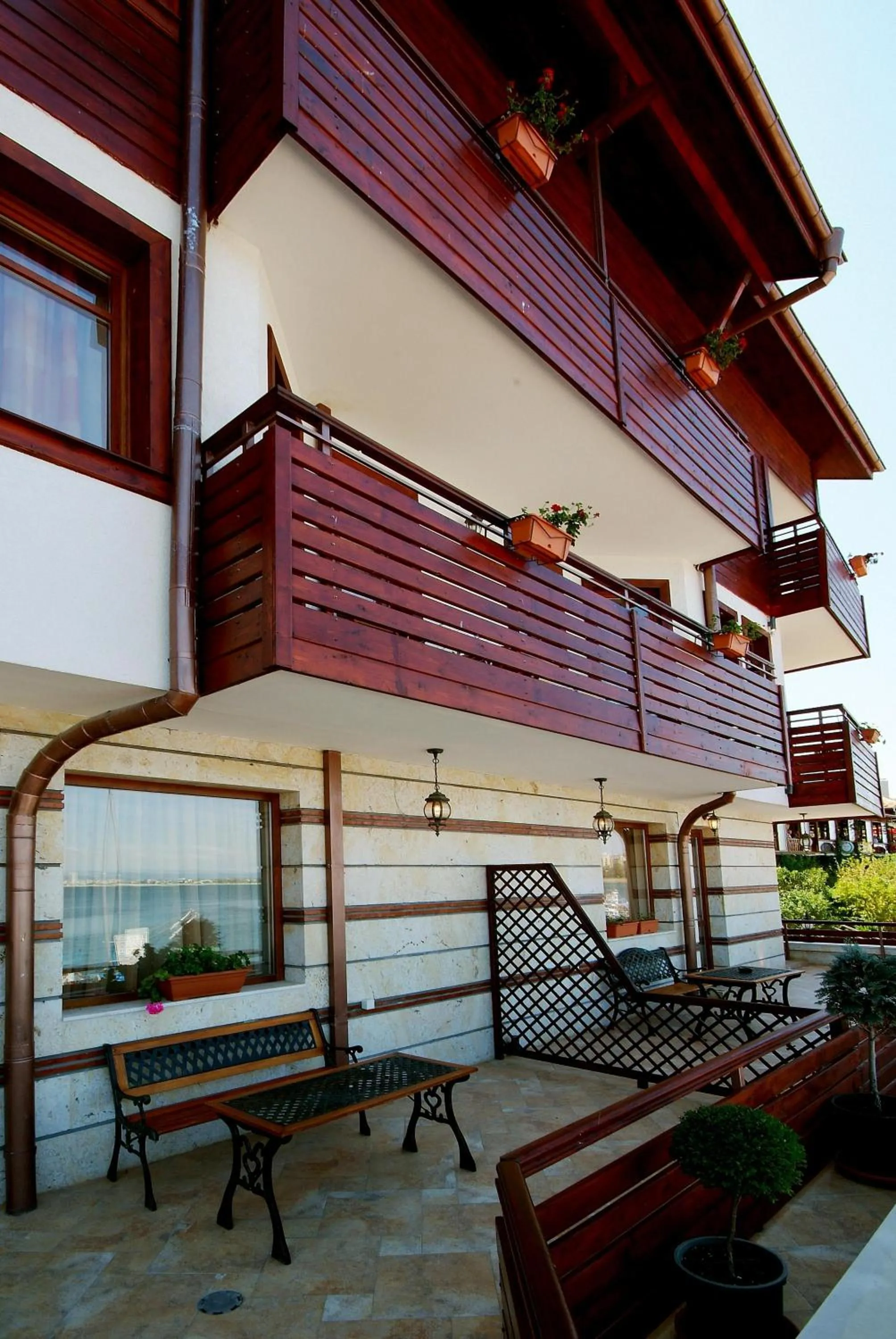 Facade/entrance in Family Hotel Saint Nikola and Free parking