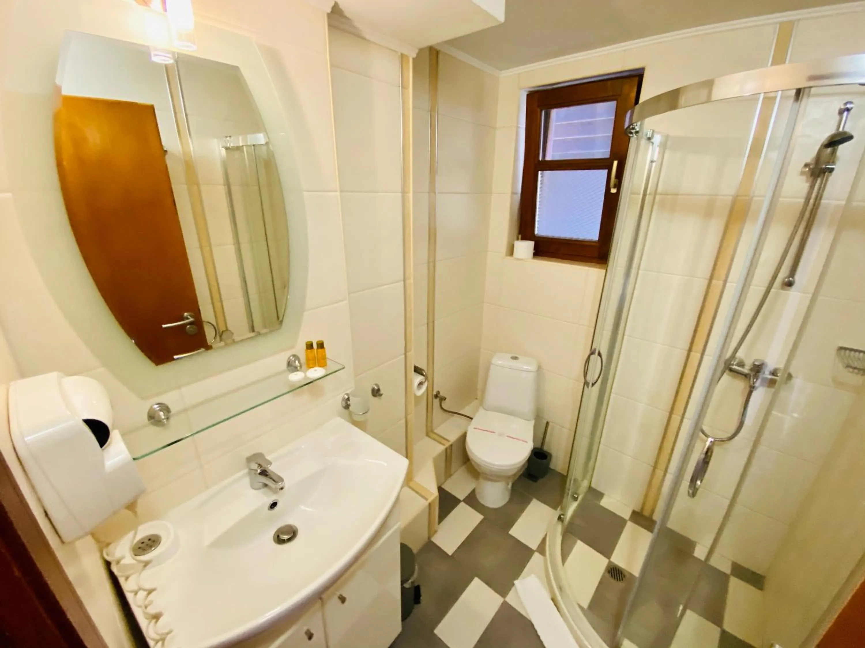 Bathroom in Family Hotel Saint Nikola and Free parking