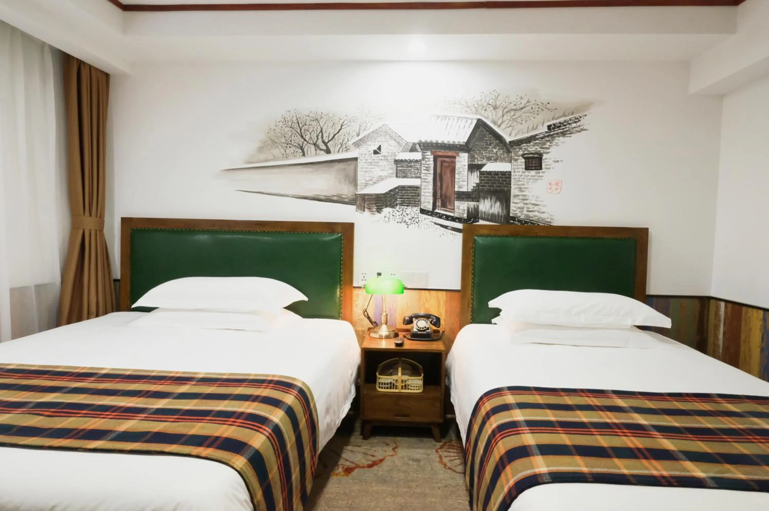 Bed in Nostalgia Hotel（Beijing Tiananmen Square）