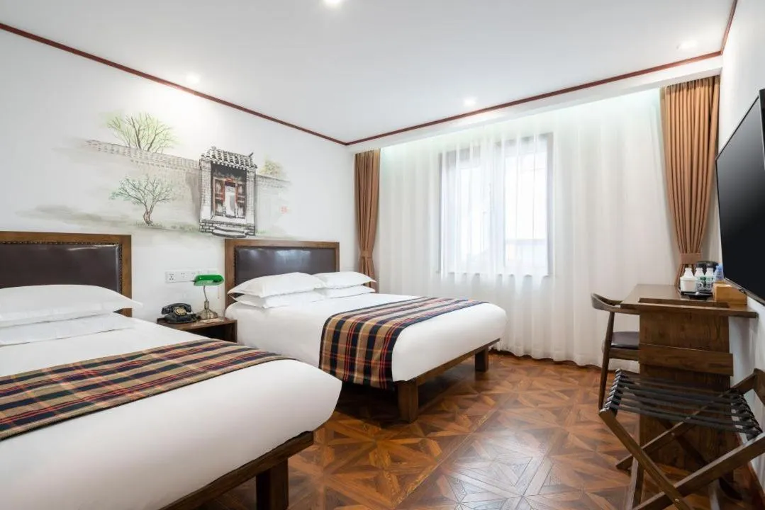 Bed in Nostalgia Hotel（Beijing Tiananmen Square）