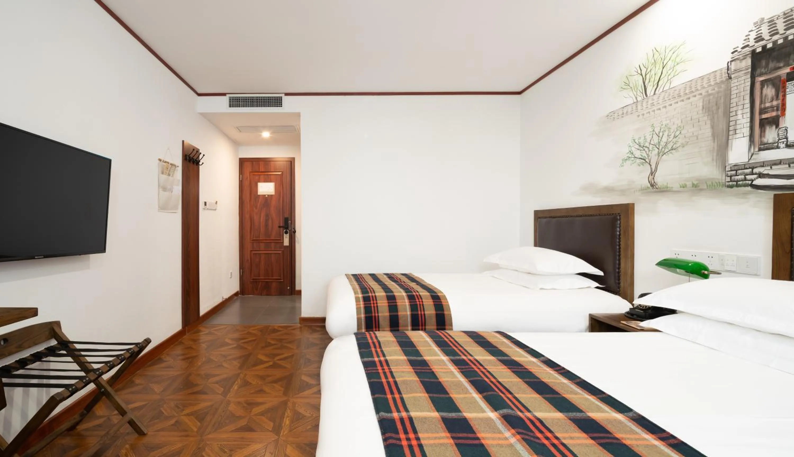 Bed in Nostalgia Hotel（Beijing Tiananmen Square）