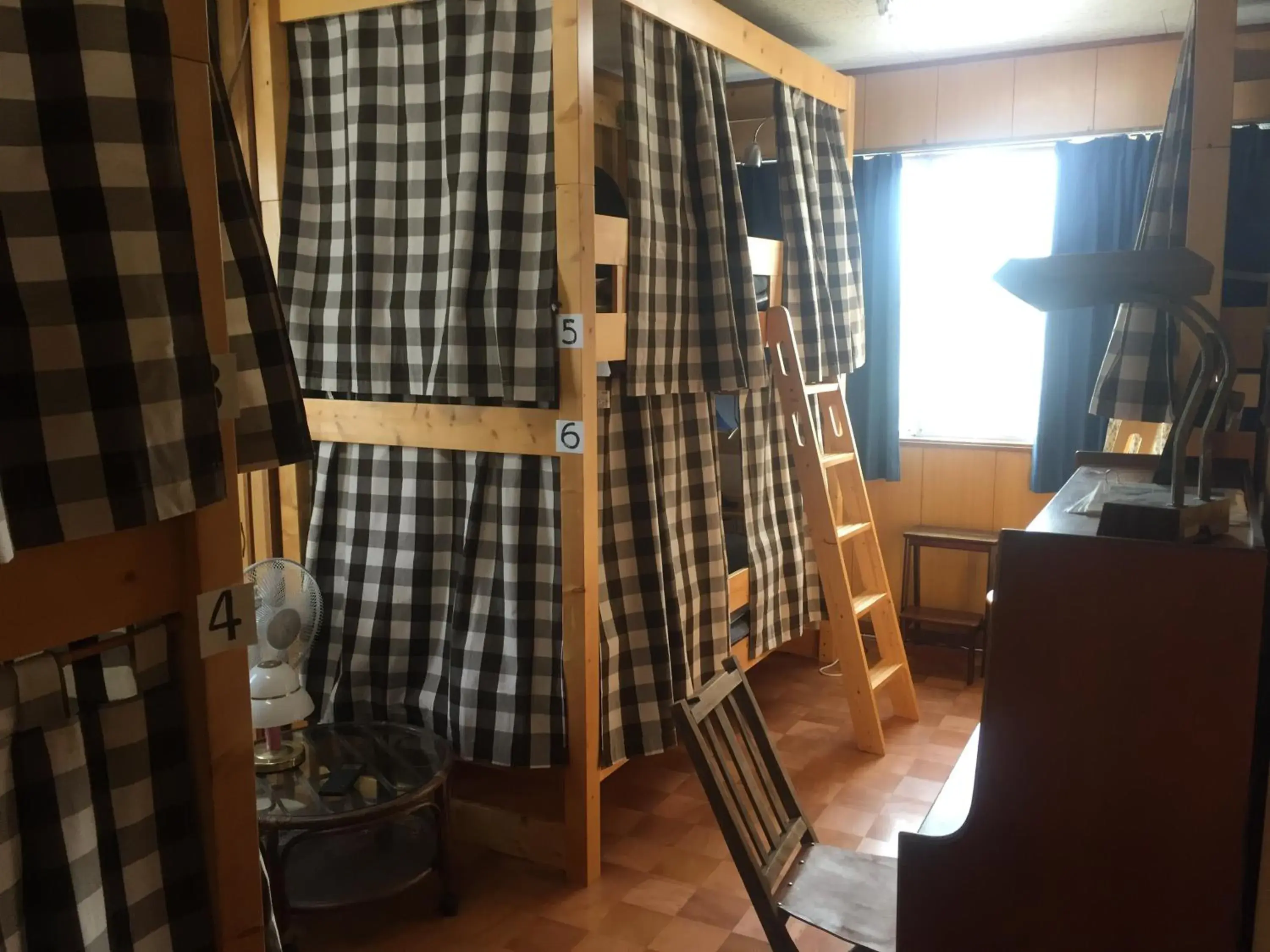 Bed in 6-Bed Mixed Dormitory Room in Guest house daisho oshiro asobi Bed in 6-Bed Mixed Dormitory Room in Guest house daisho oshiro asobi