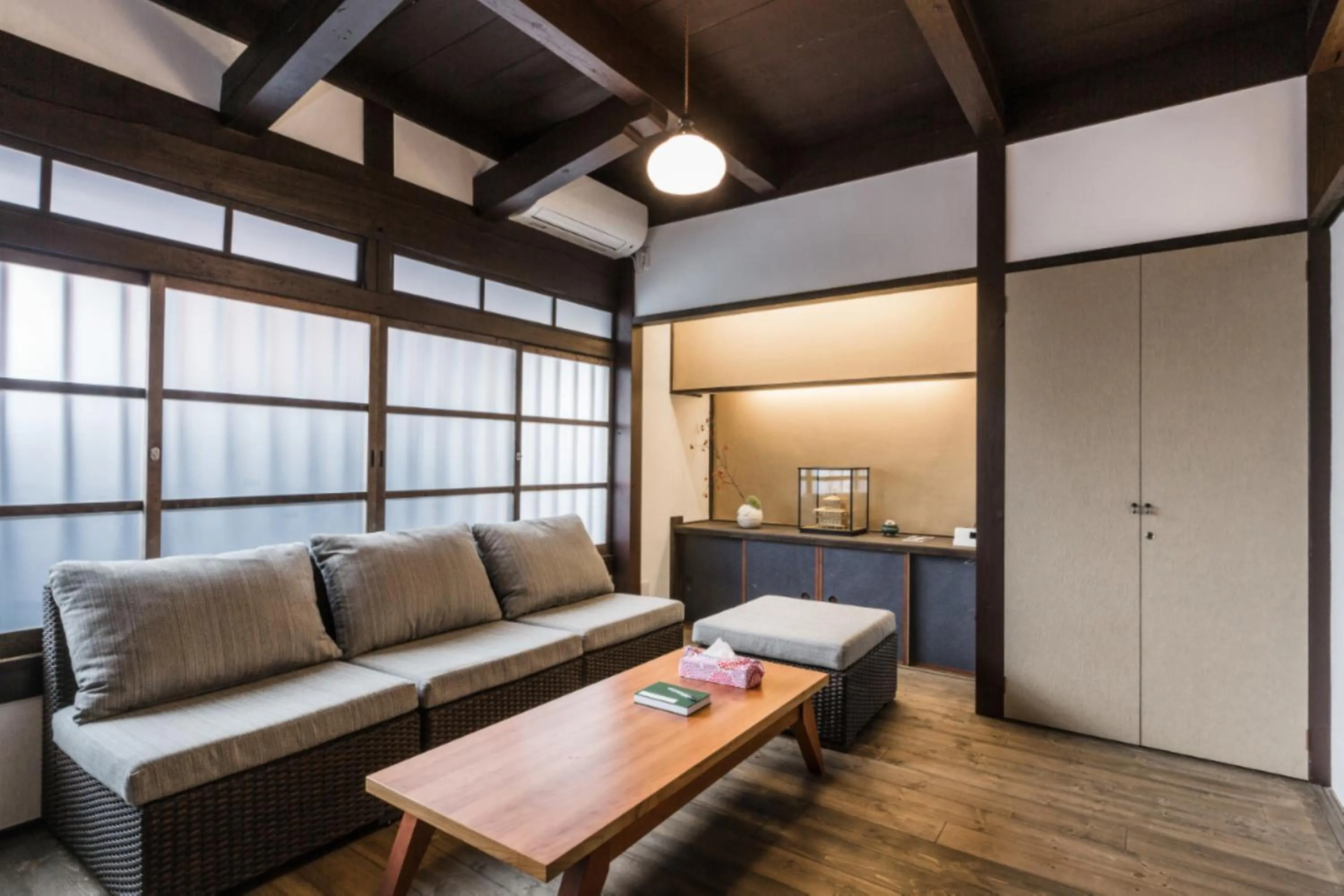 Kyoto Machiya Stay En -Certified Historic 100yo Entire House
