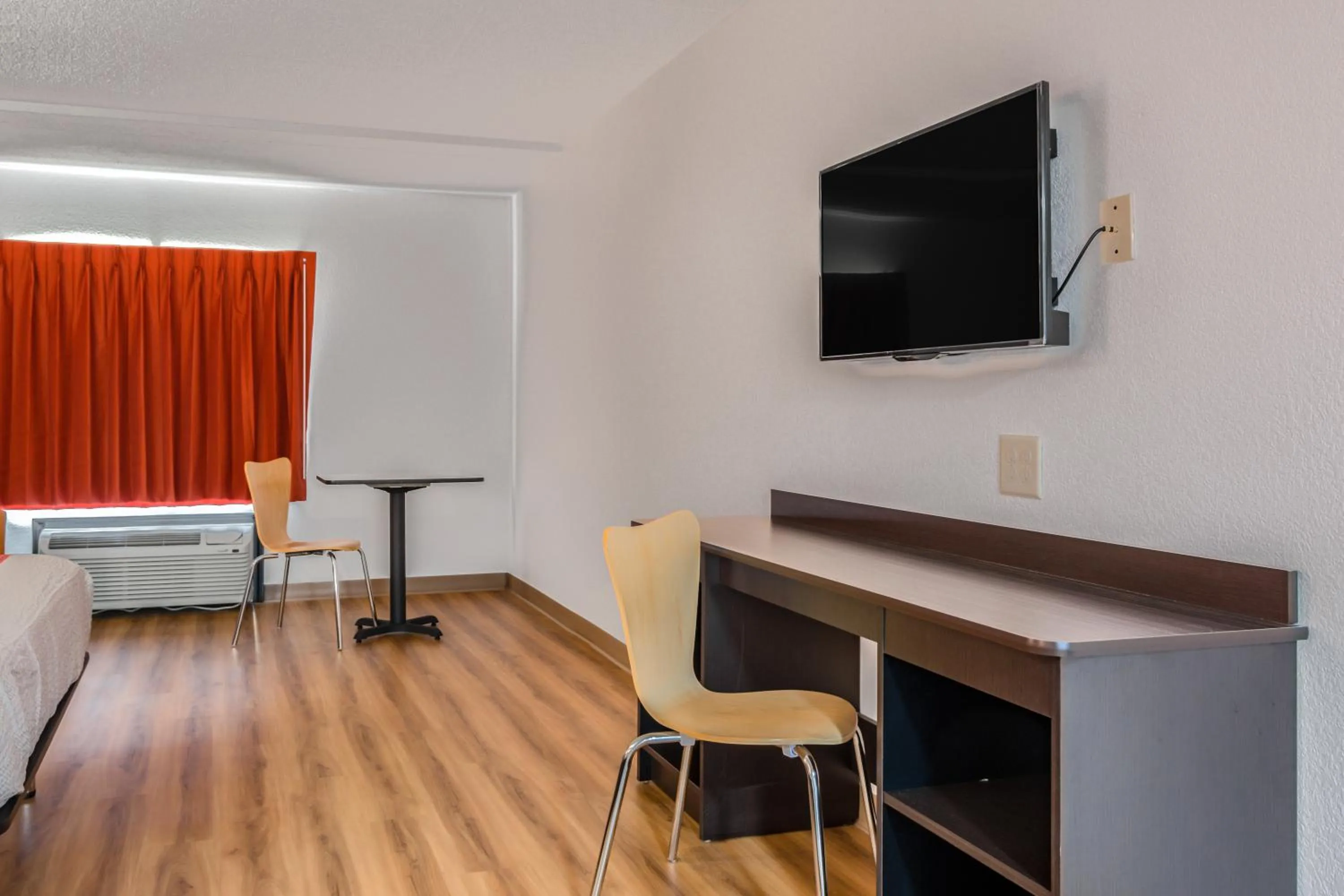 Bedroom in Motel 6-White, GA - Cartersville