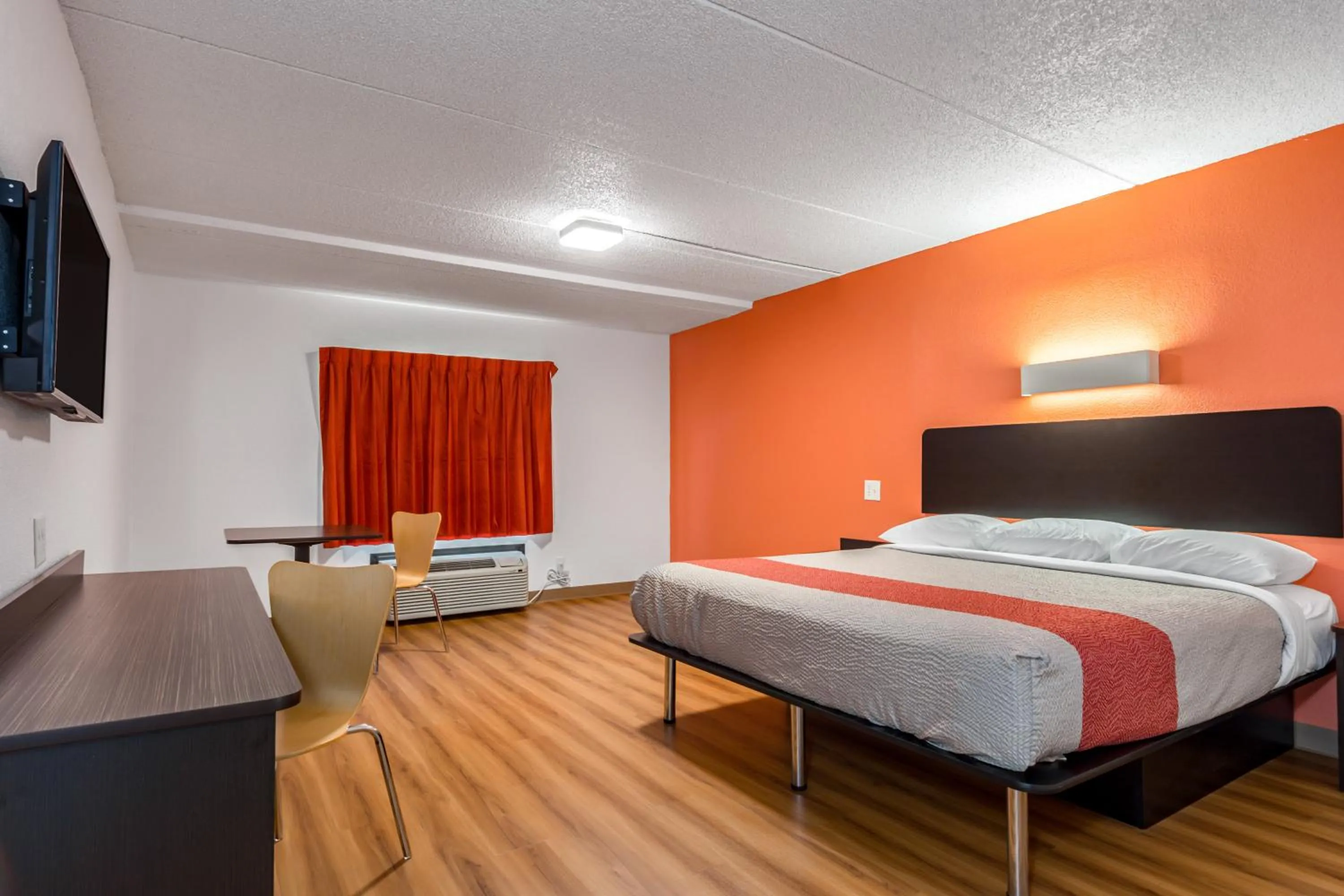 Bedroom, Bed in Motel 6-White, GA - Cartersville