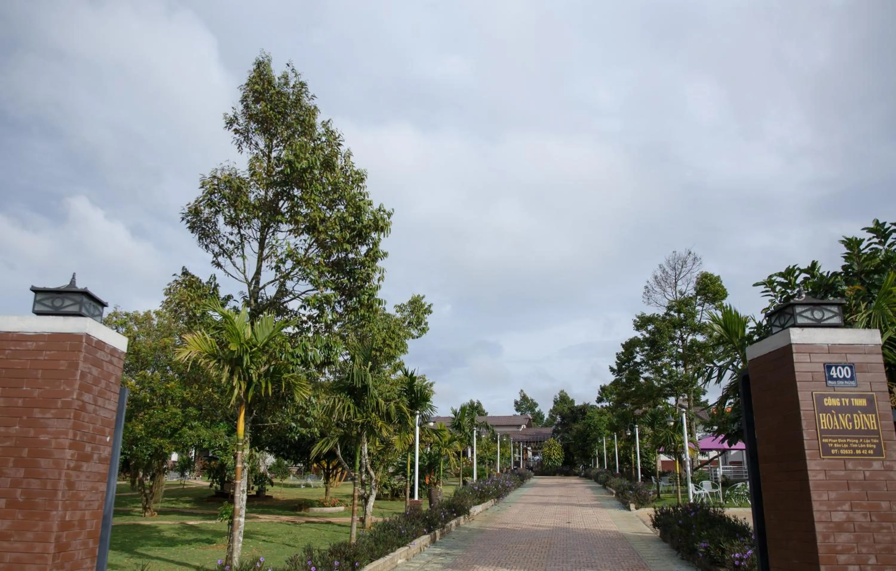Property building in Hoang Dinh Homestay