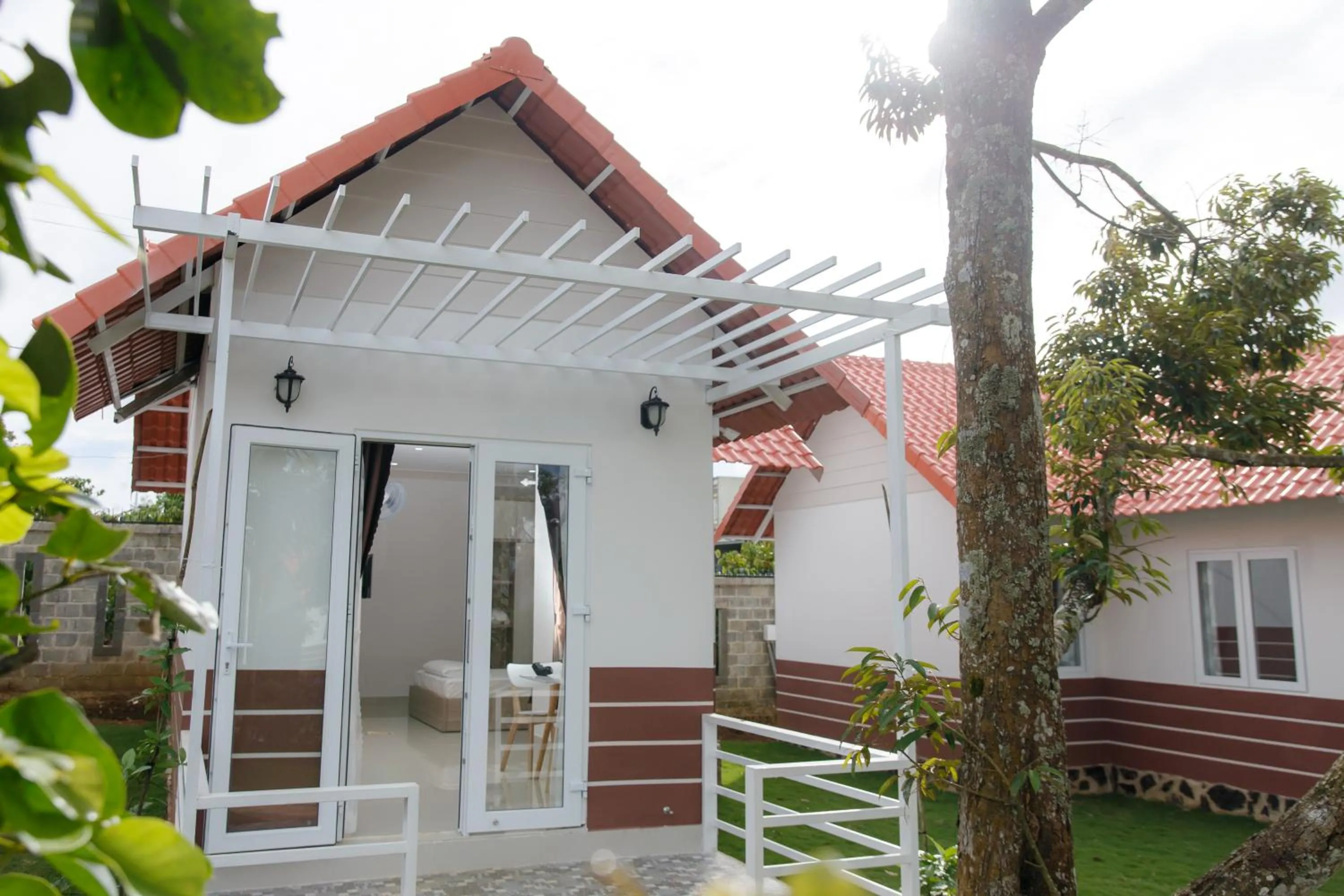 Property building in Hoang Dinh Homestay