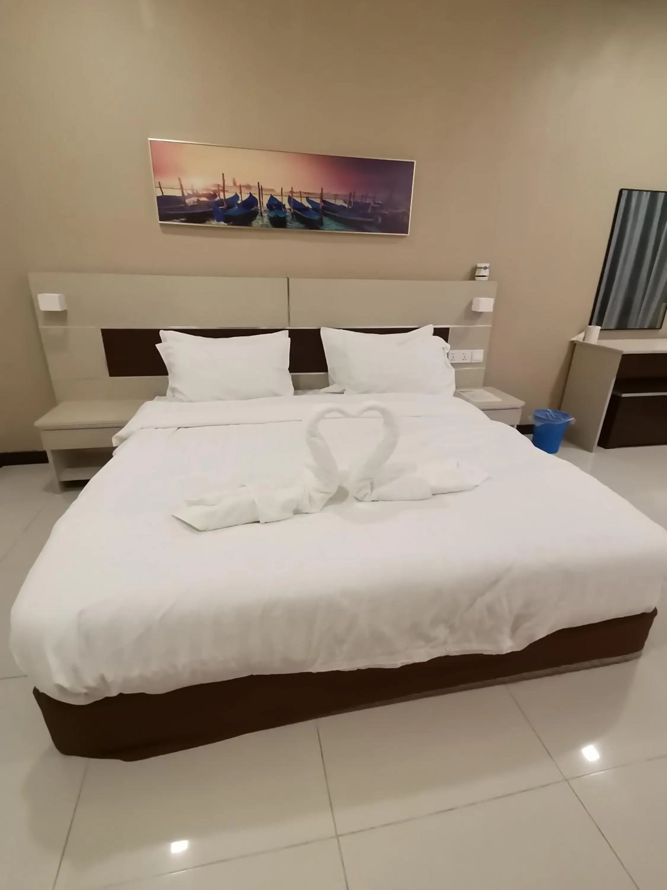 Bed in Hemingway Cottage 海明威度假屋