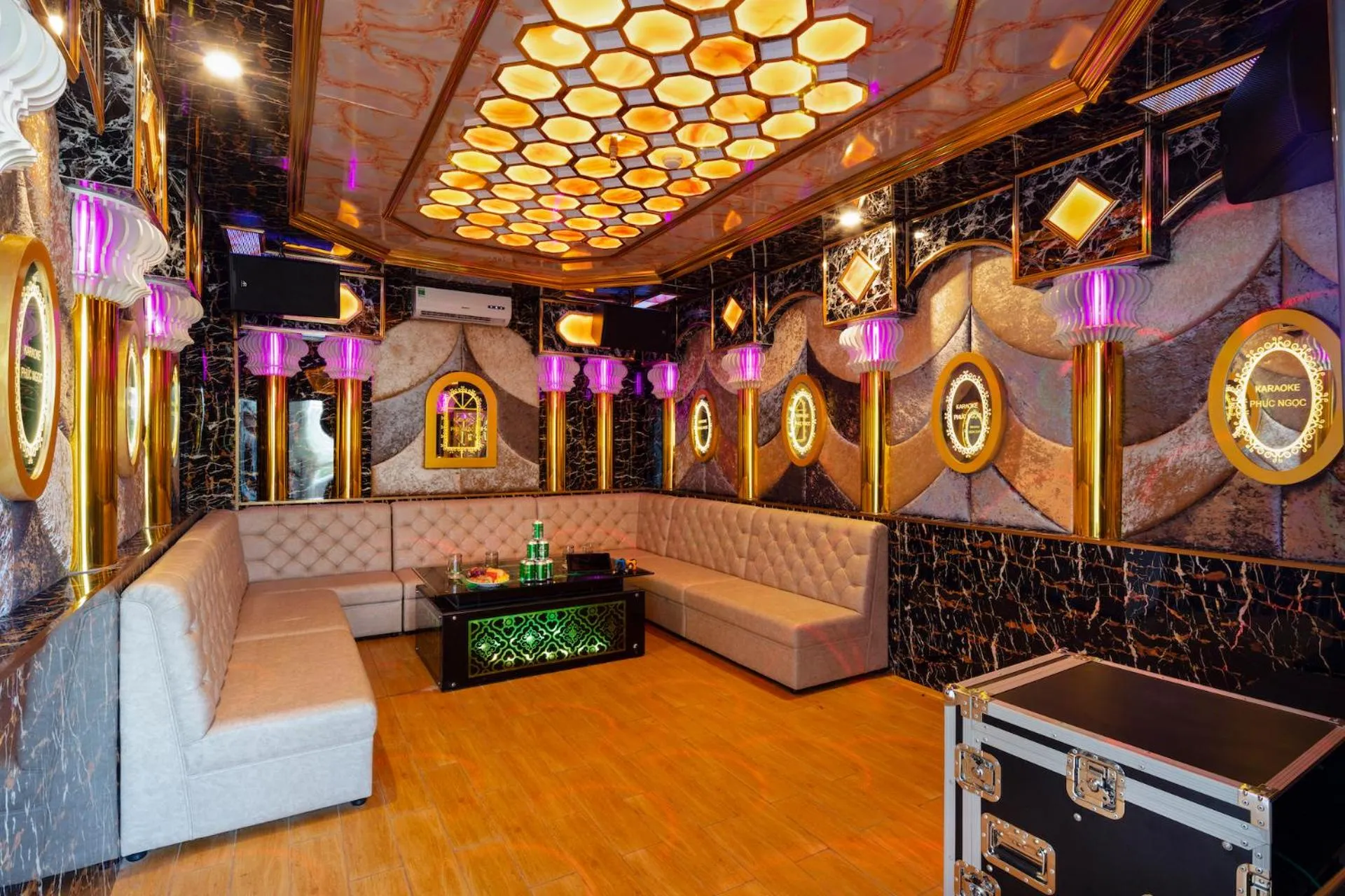 Karaoke in Phuc Ngoc Hotel