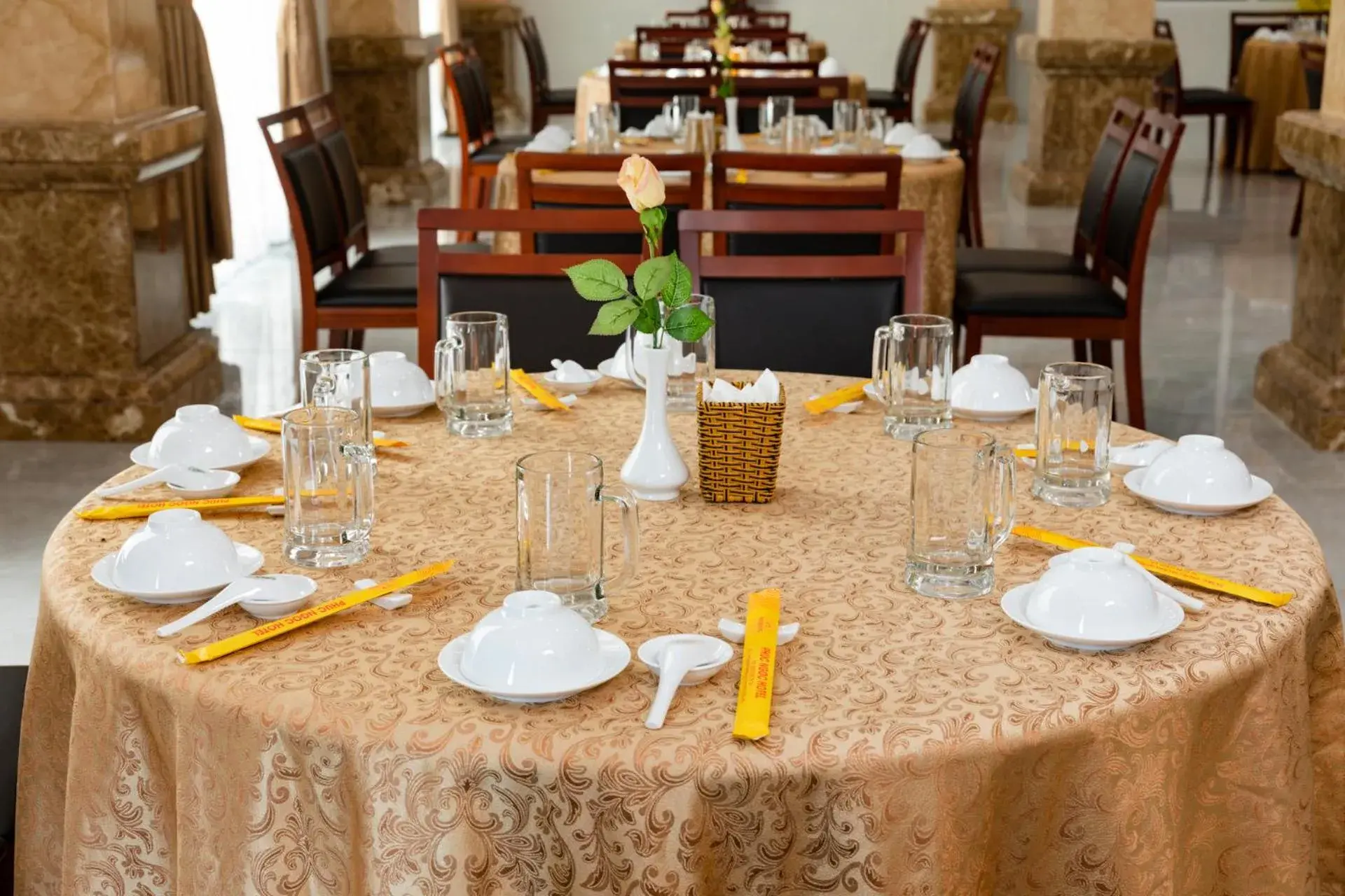 Restaurant/places to eat in Phuc Ngoc Hotel Restaurant/places to eat in Phuc Ngoc Hotel