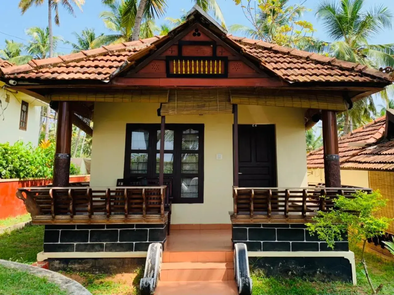 Deluxe Villa - single occupancy in Kerala cottage Deluxe Villa - single occupancy in Kerala cottage