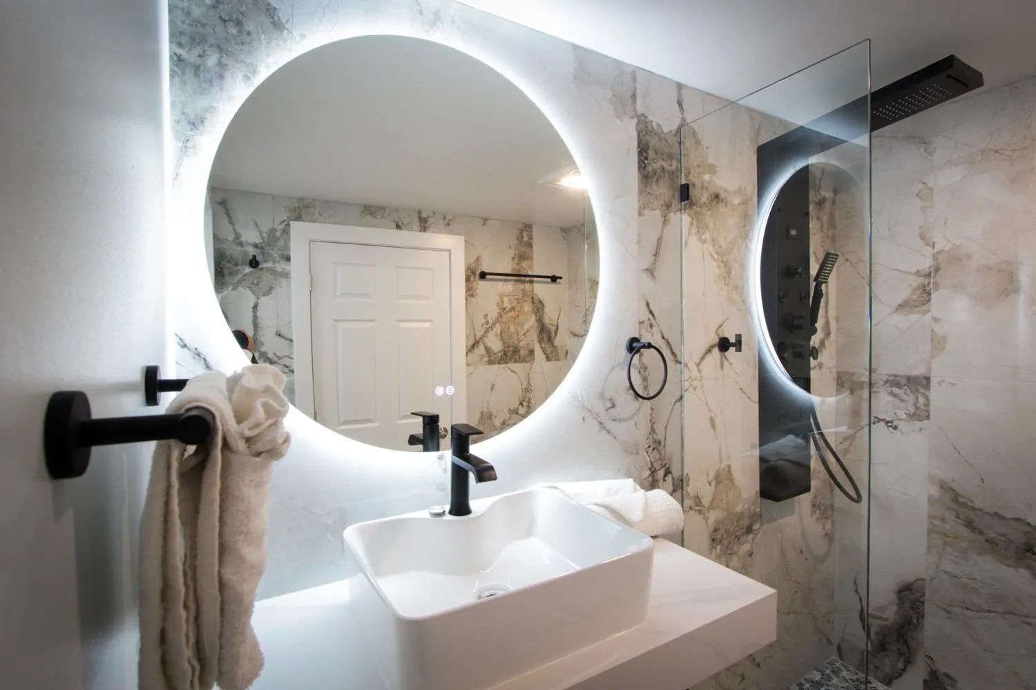 Bathroom in Envi Boutique Hotel Henderson-Evansville South