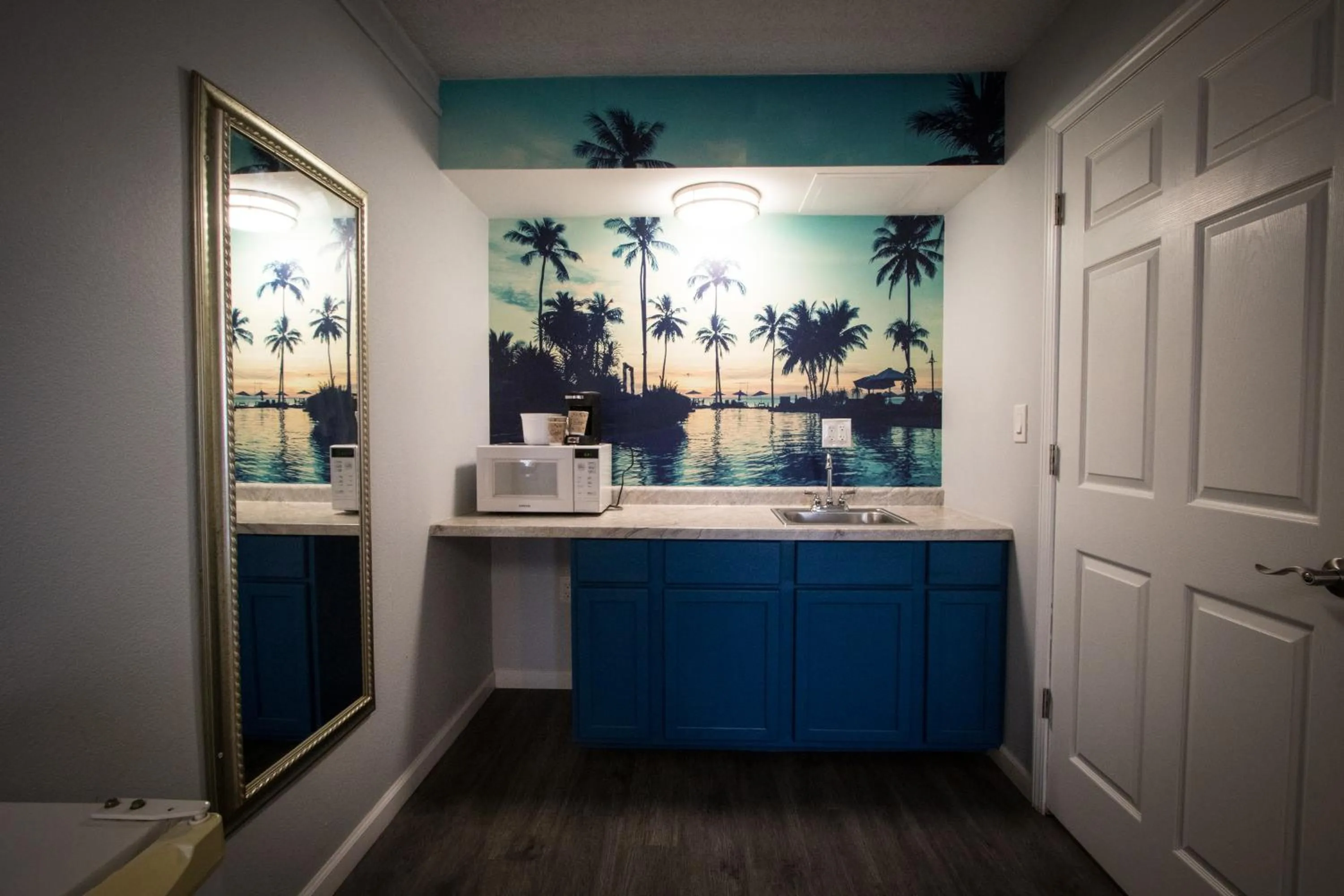 kitchen in Envi Boutique Hotel Henderson-Evansville South