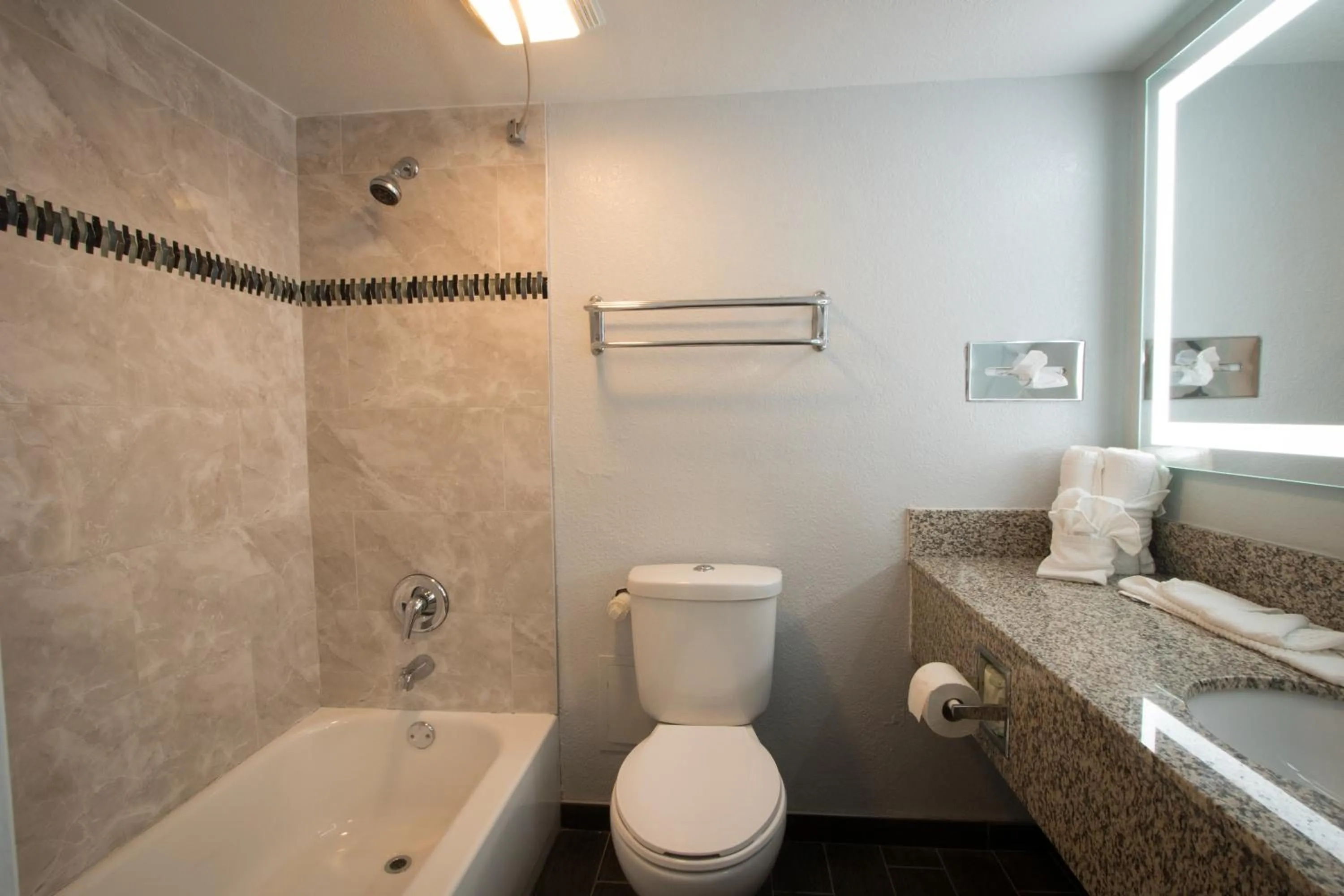 Bath in Envi Boutique Hotel Henderson-Evansville South