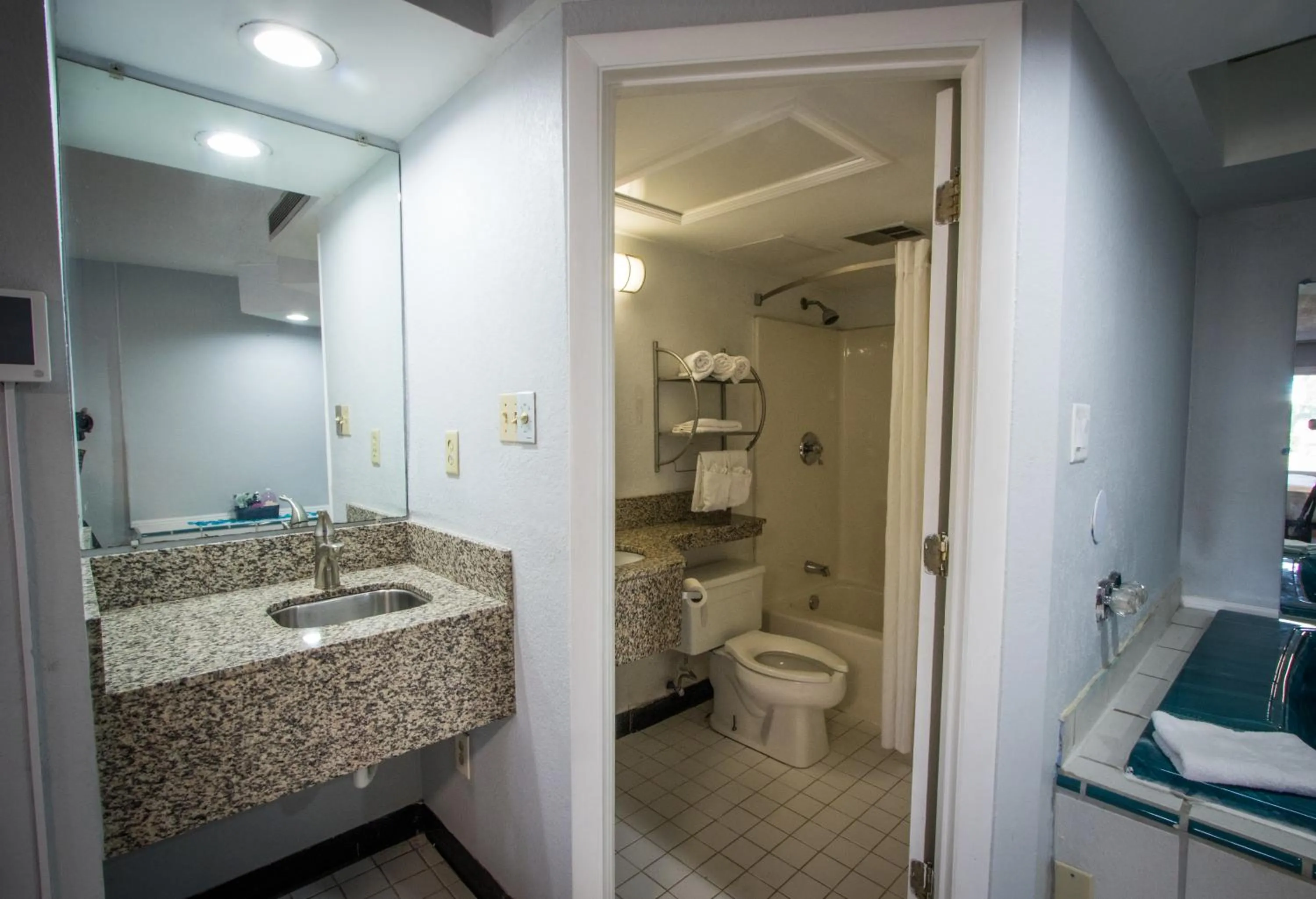 Shower in Envi Boutique Hotel Henderson-Evansville South