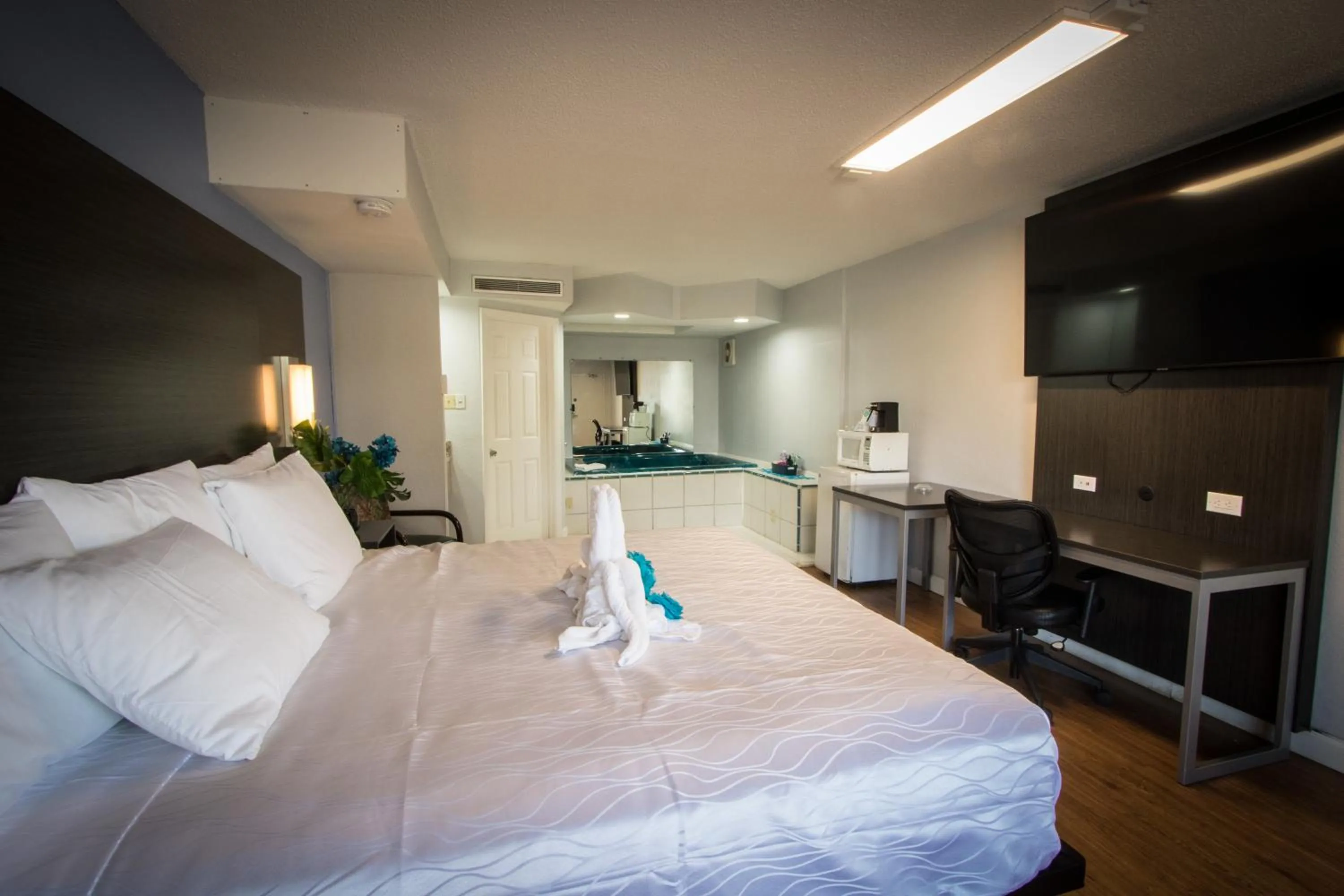 Photo of the whole room, Bed in Envi Boutique Hotel Henderson-Evansville South