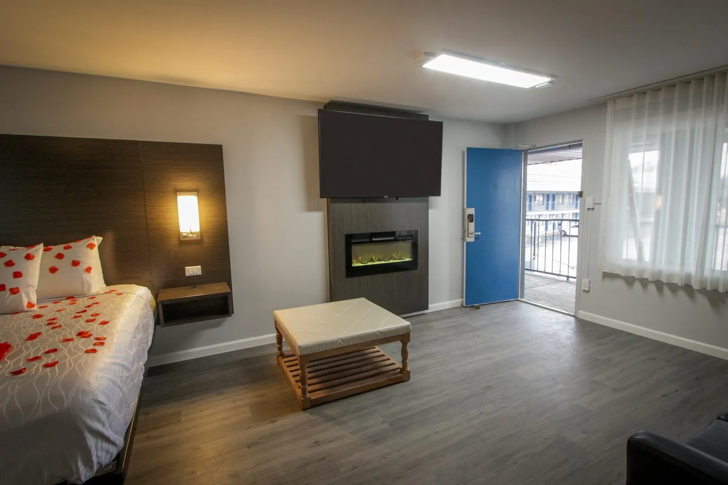 Photo of the whole room, Bed in Envi Boutique Hotel Henderson-Evansville South