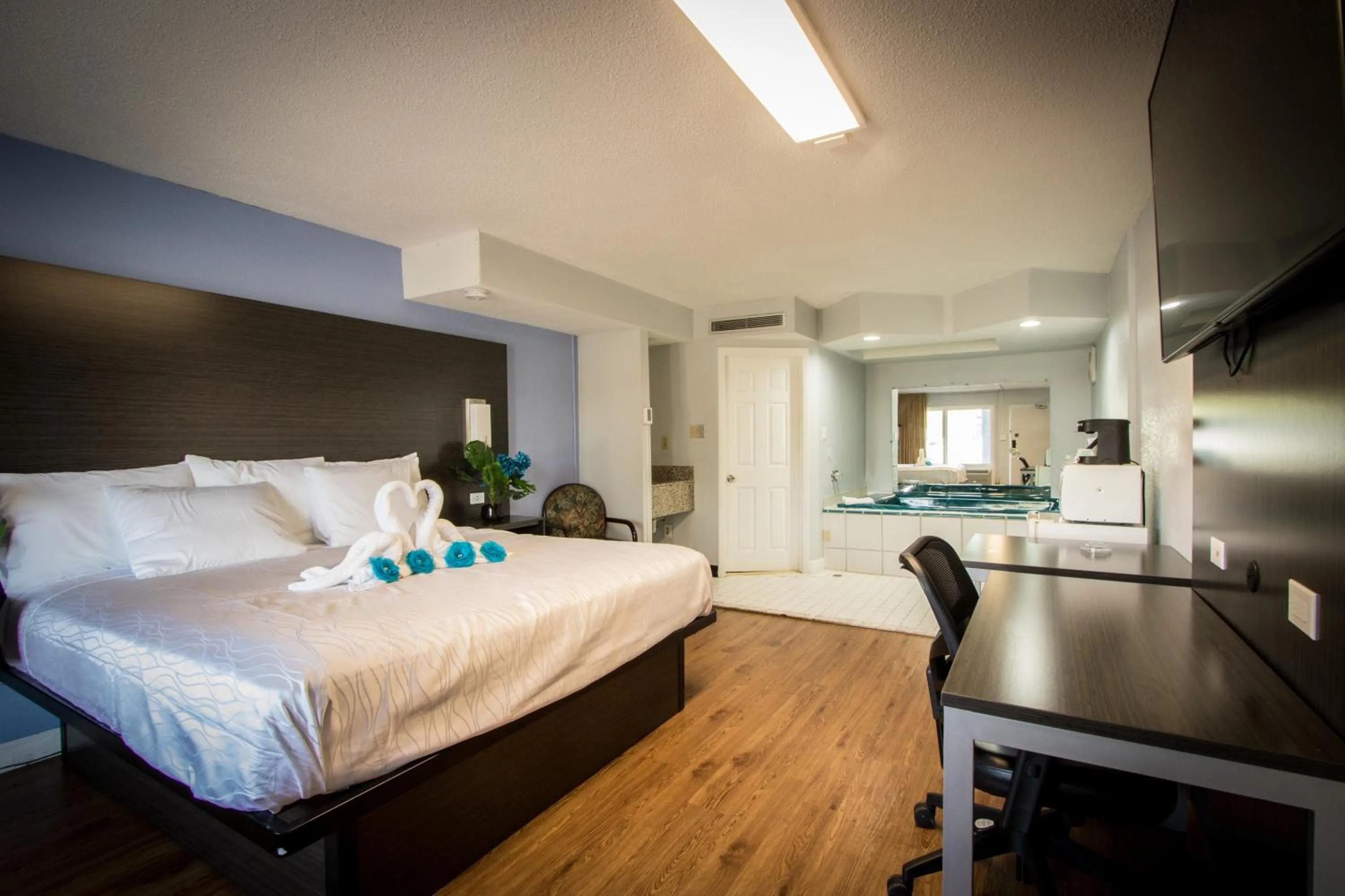 Photo of the whole room, Bed in Envi Boutique Hotel Henderson-Evansville South