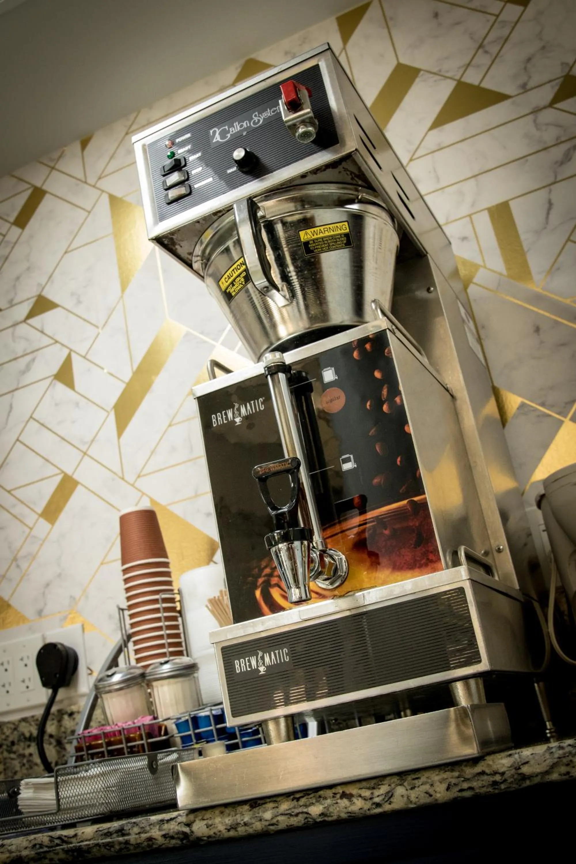 Coffee/tea facilities in Envi Boutique Hotel Henderson-Evansville South