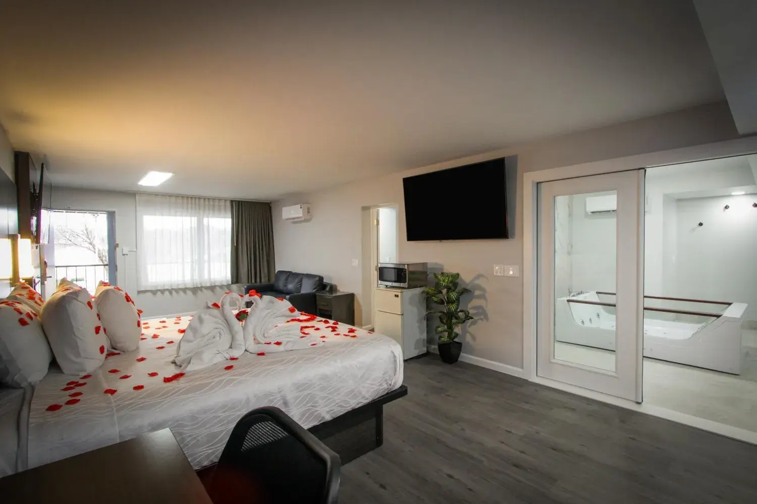 Photo of the whole room, Bed in Envi Boutique Hotel Henderson-Evansville South Photo of the whole room, Bed in Envi Boutique Hotel Henderson-Evansville South