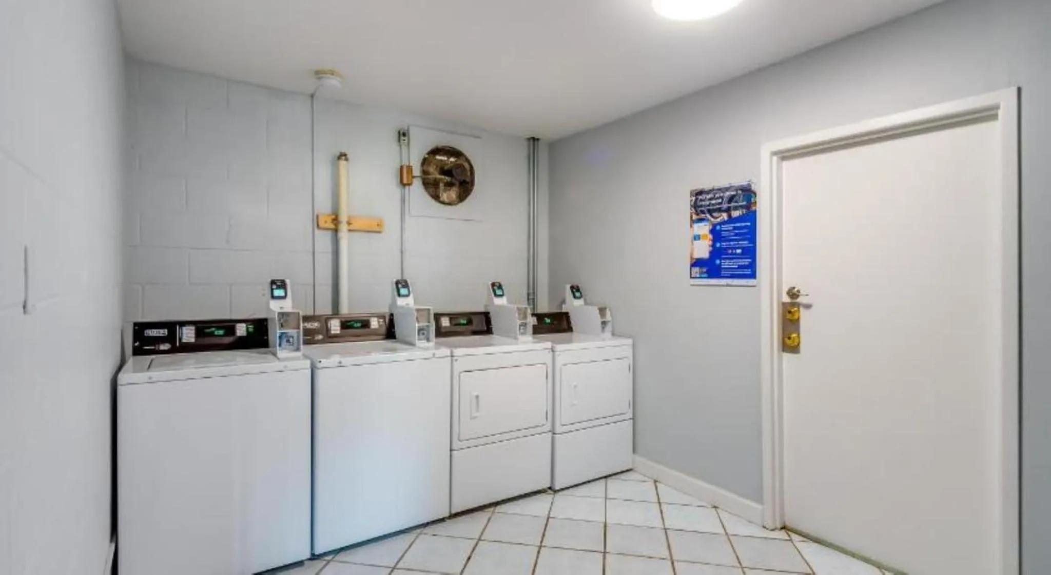 laundry in Envi Boutique Hotel Henderson-Evansville South