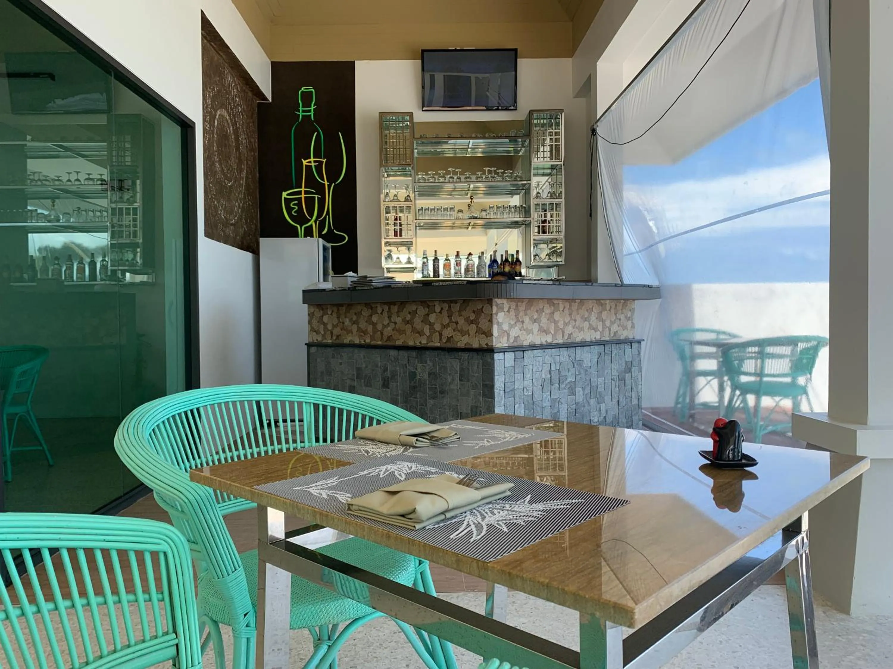 Restaurant/places to eat in Wis Beach Khanom