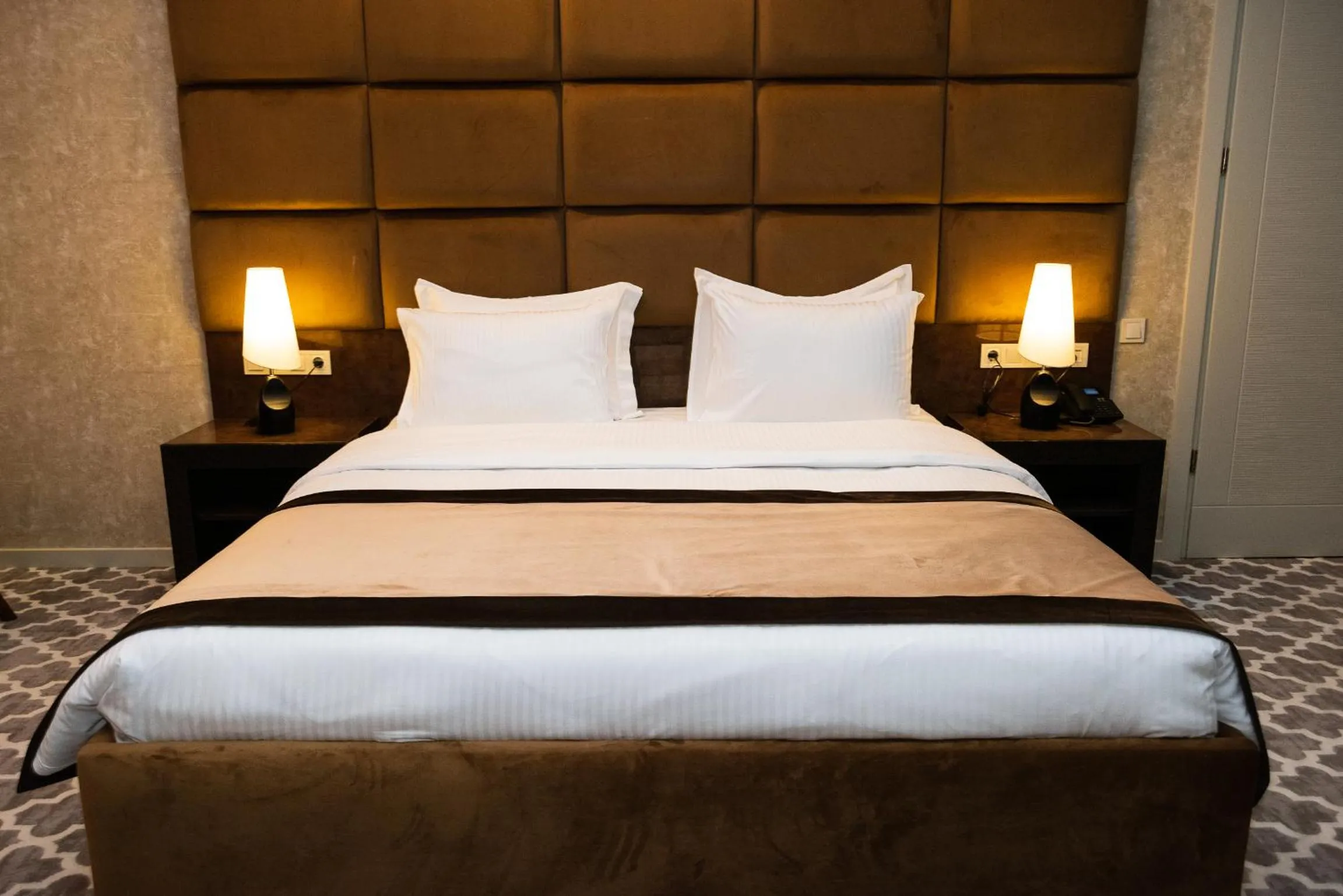 Bed in Gallery Art Hotel