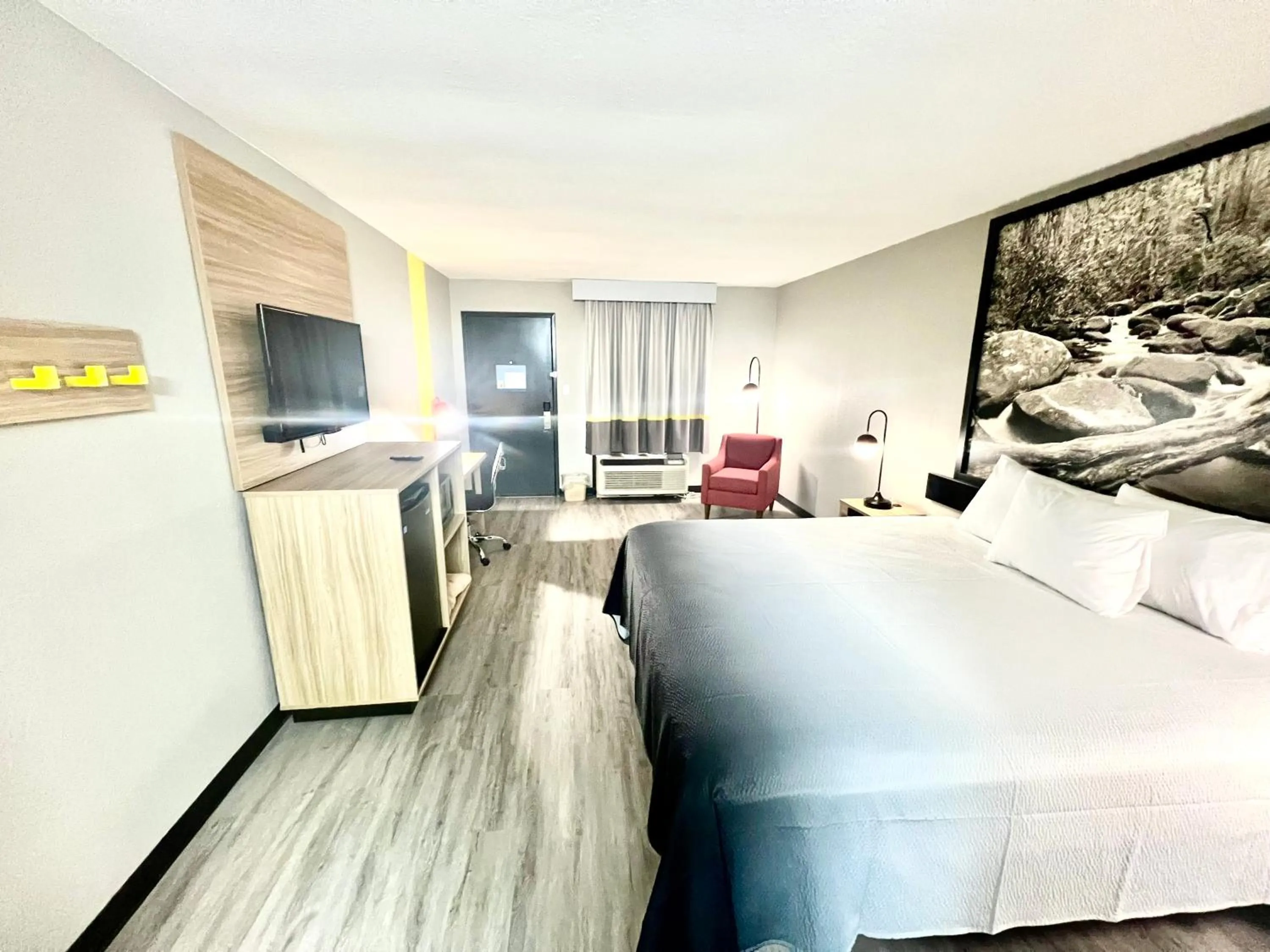 Super 8 by Wyndham Manchester TN