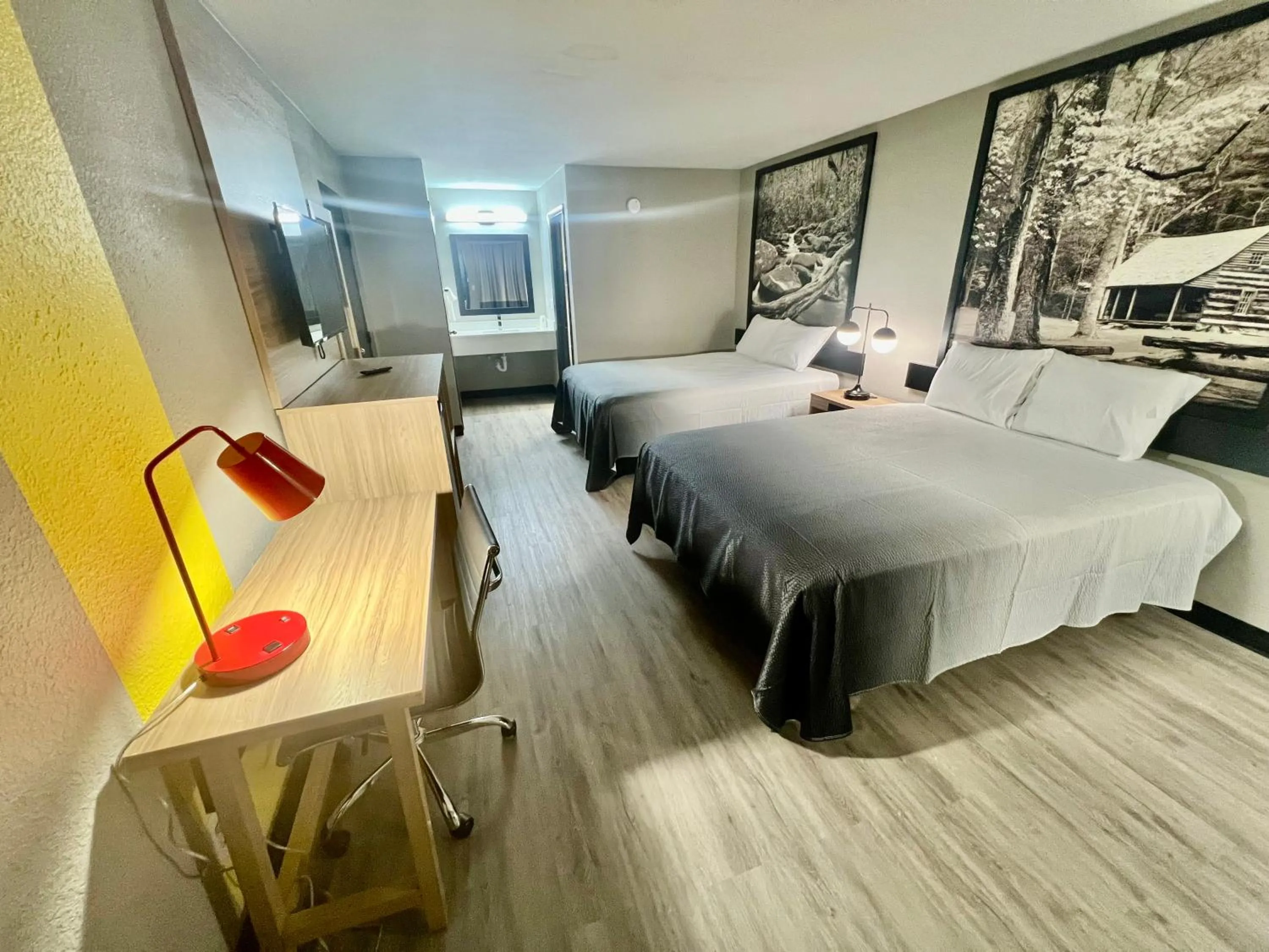 Bedroom, Bed in Super 8 by Wyndham Manchester TN