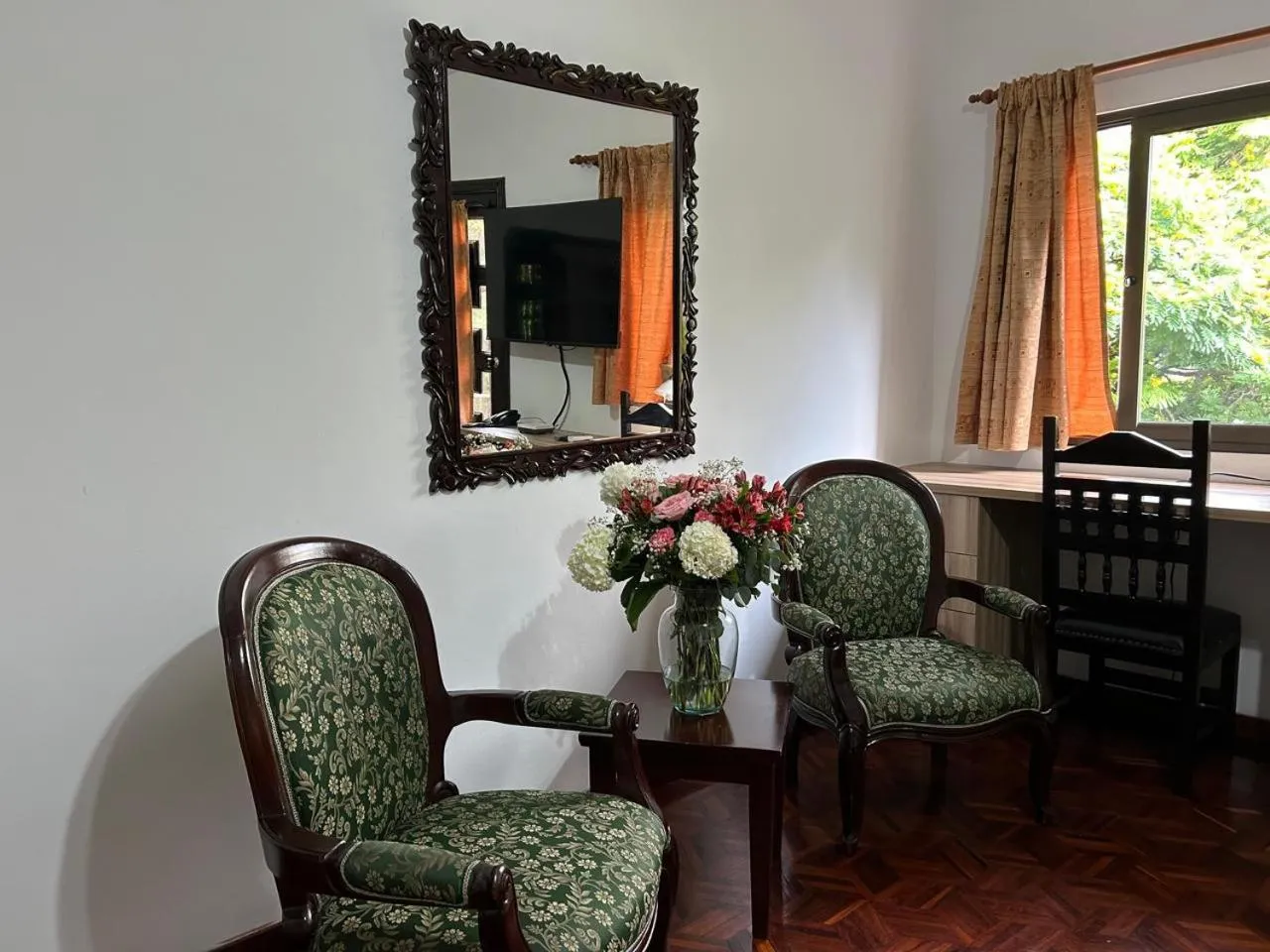 Seating area in Hotel Stein Colonial