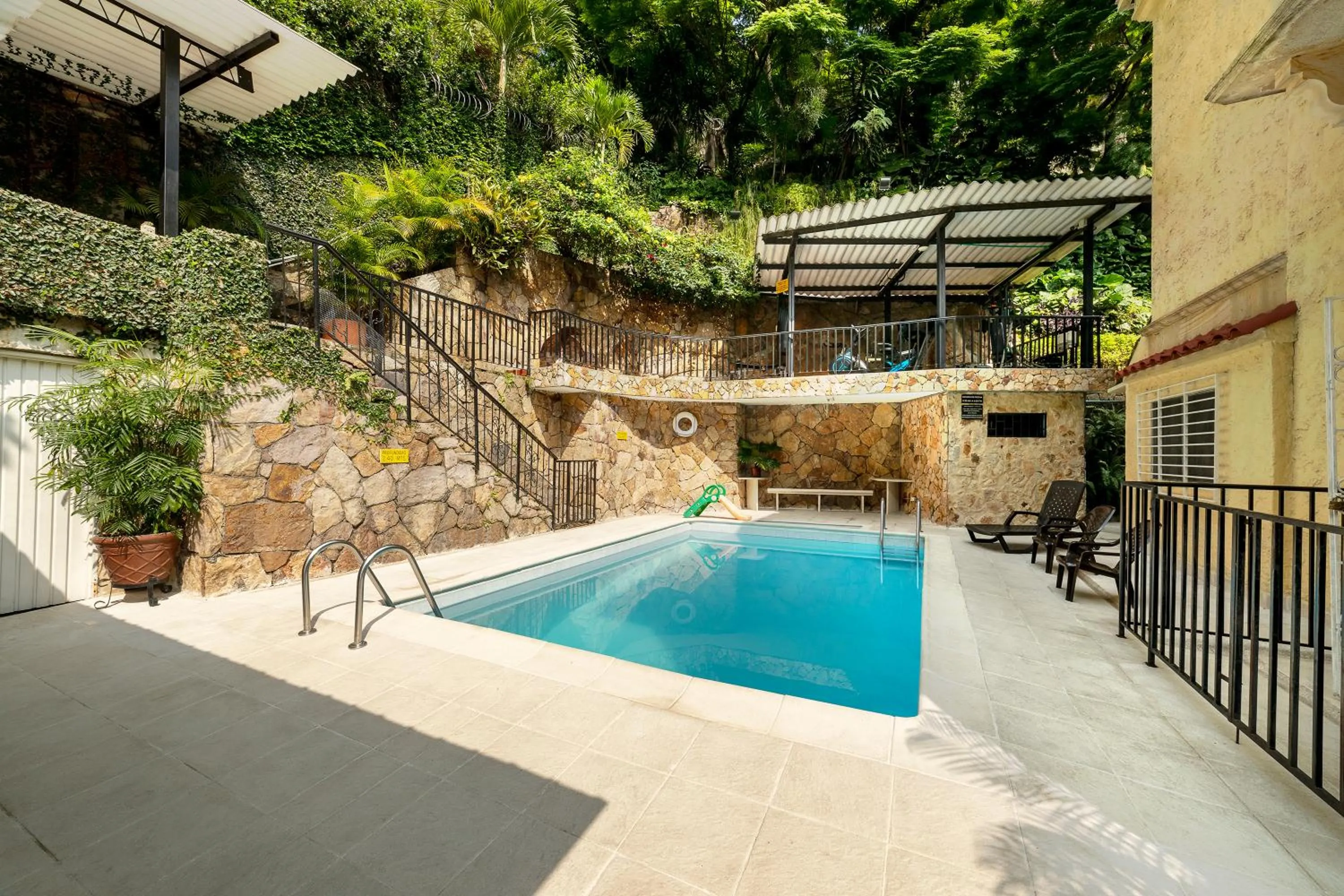 Swimming pool in Hotel Stein Colonial
