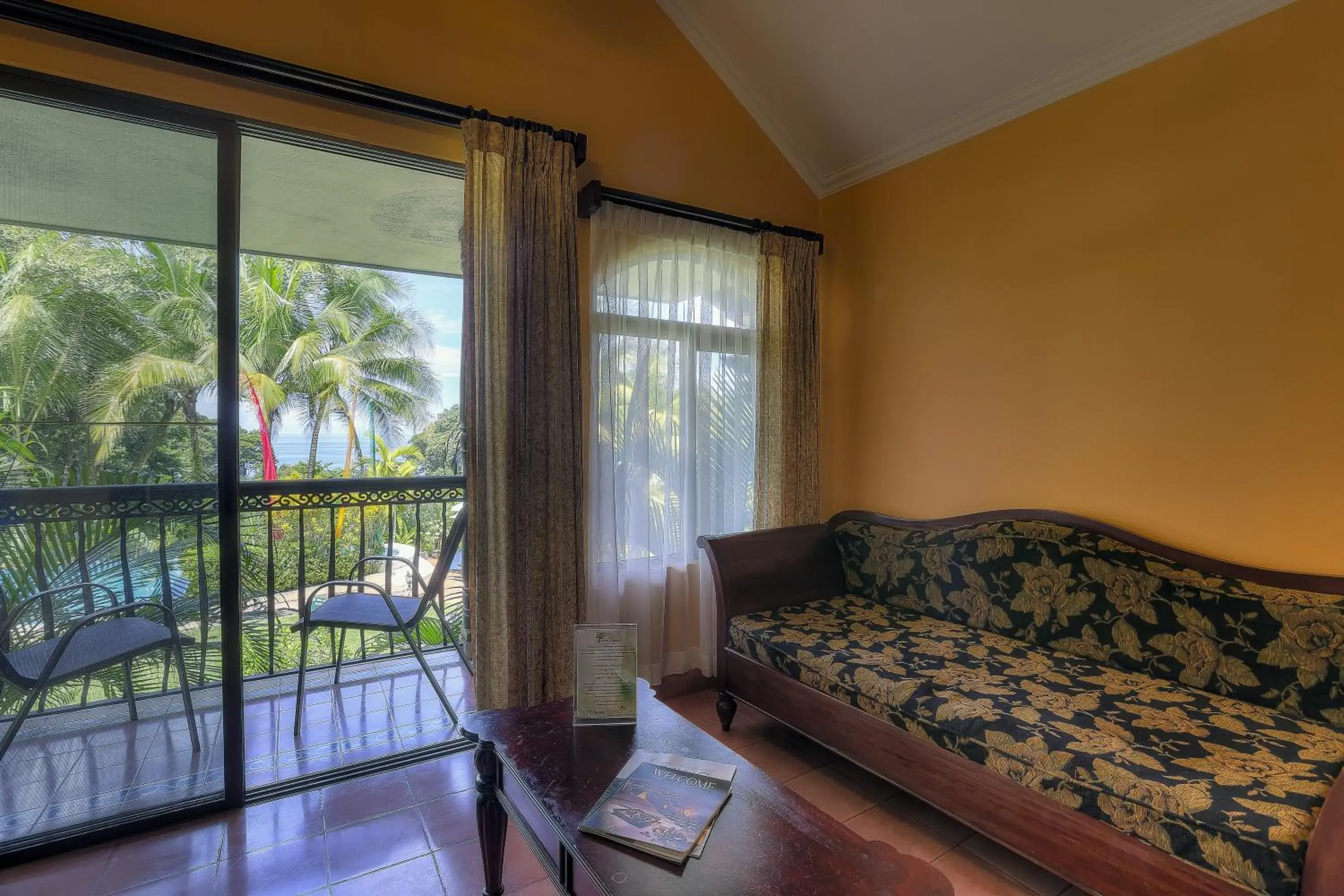 Photo of the whole room in Hotel Cuna del Angel Photo of the whole room in Hotel Cuna del Angel