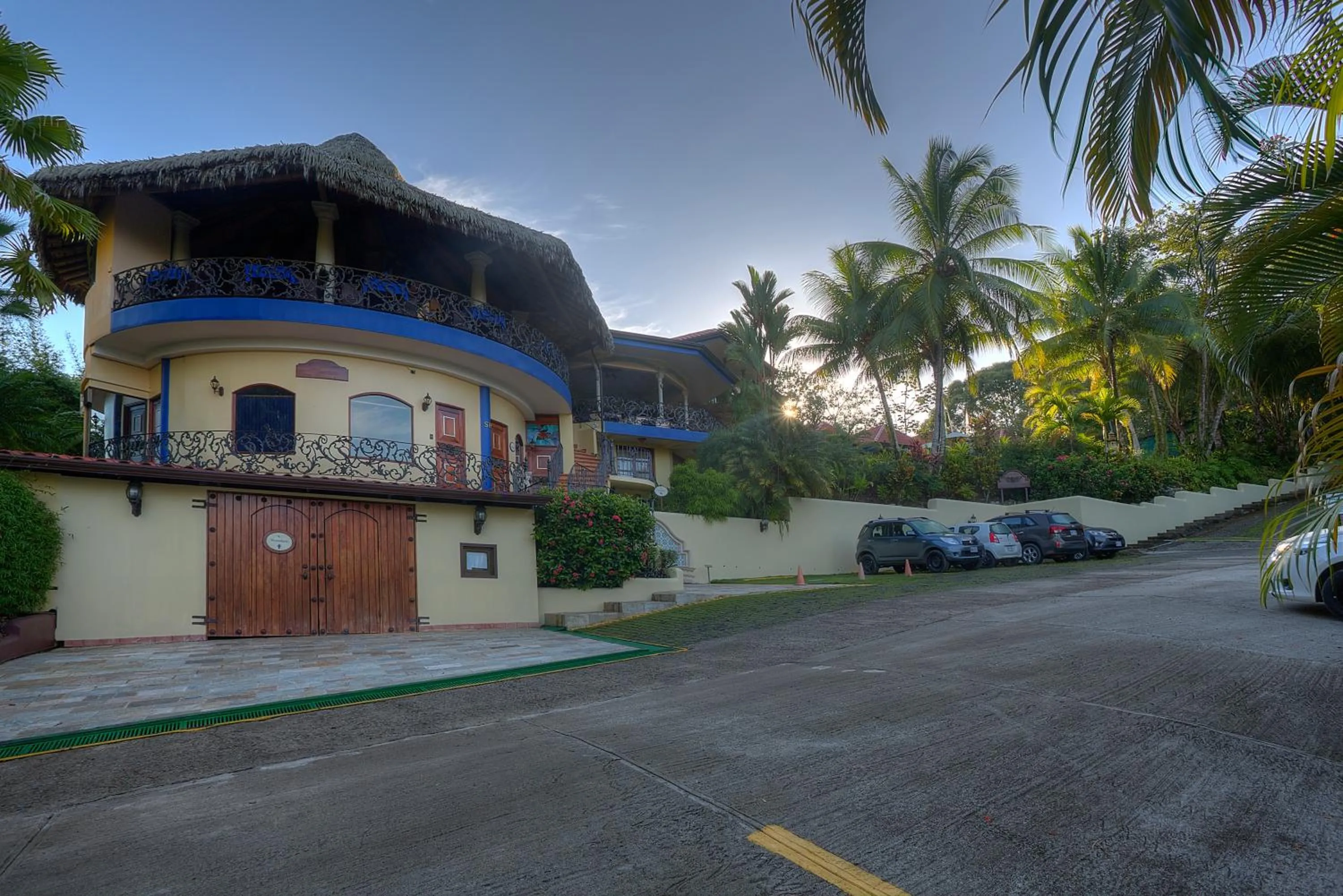 Facade/entrance in Hotel Cuna del Angel