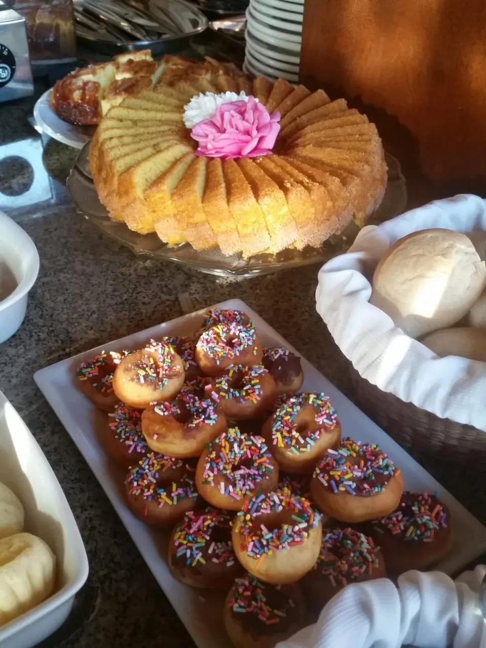 Breakfast in Hotel Cabana Jardim de Flores