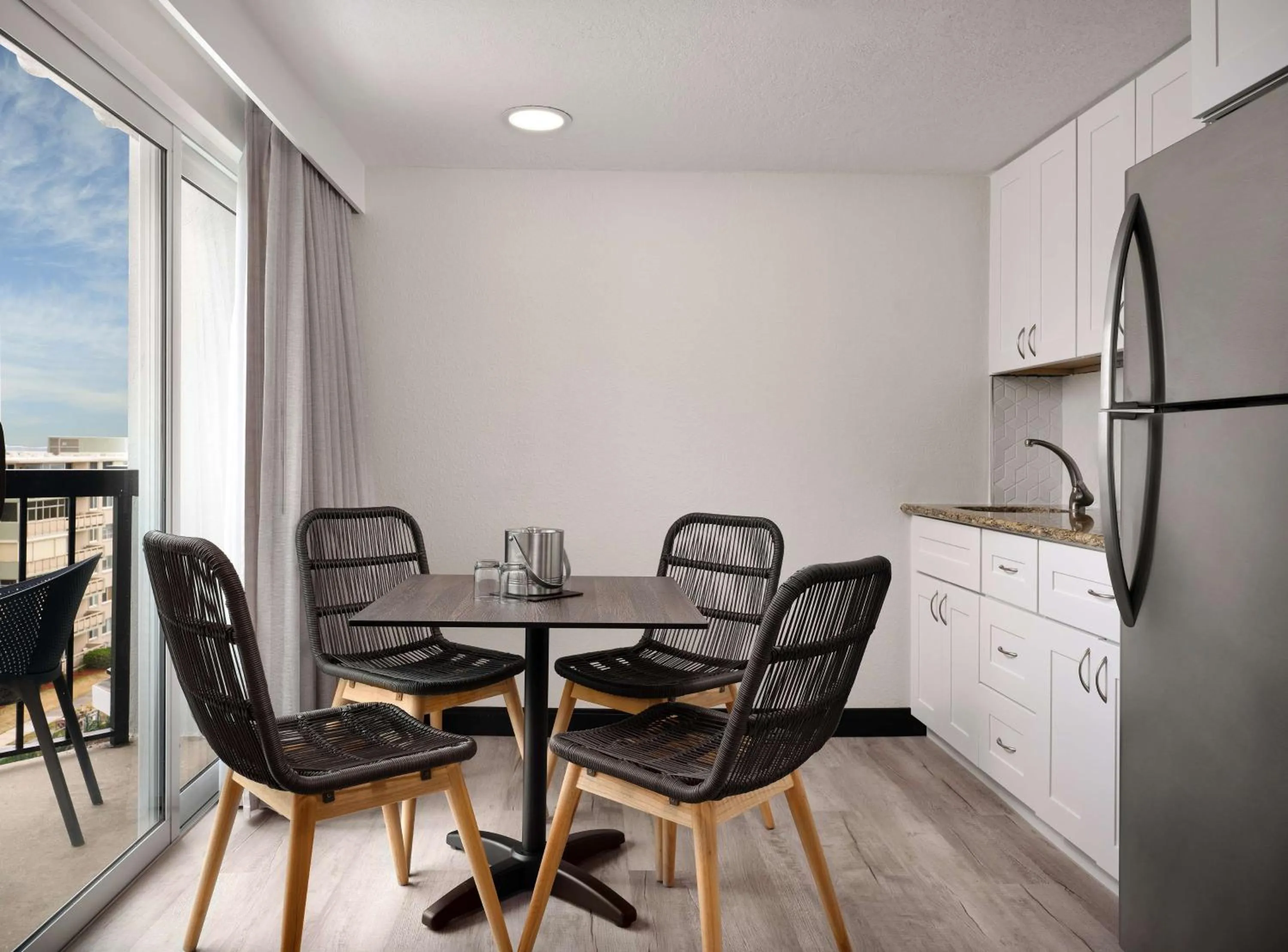 Kitchen or kitchenette in Hilton Garden Inn Cocoa Beach-Oceanfront, FL