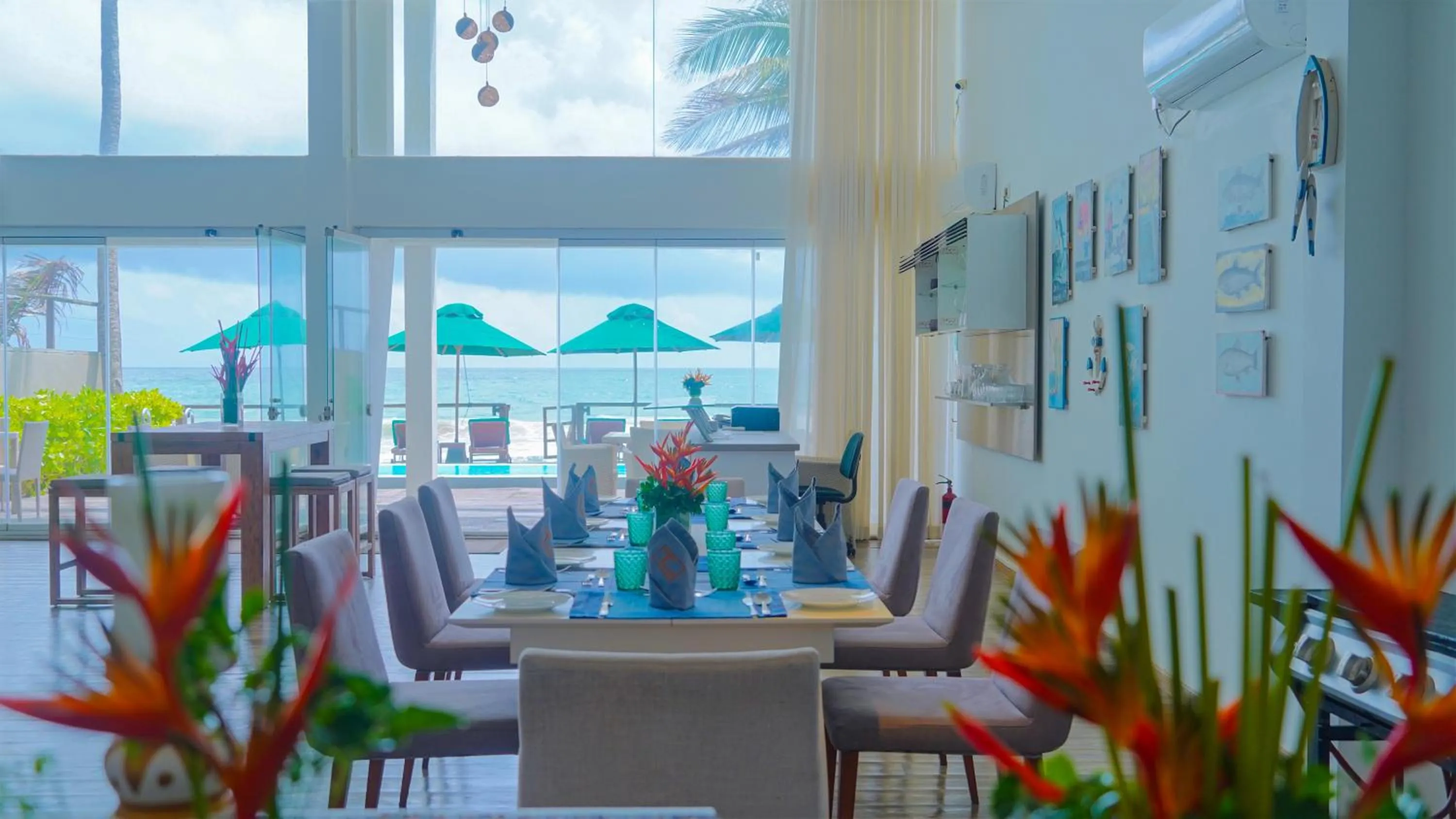 Dining area in Hikka House - Thema Collection