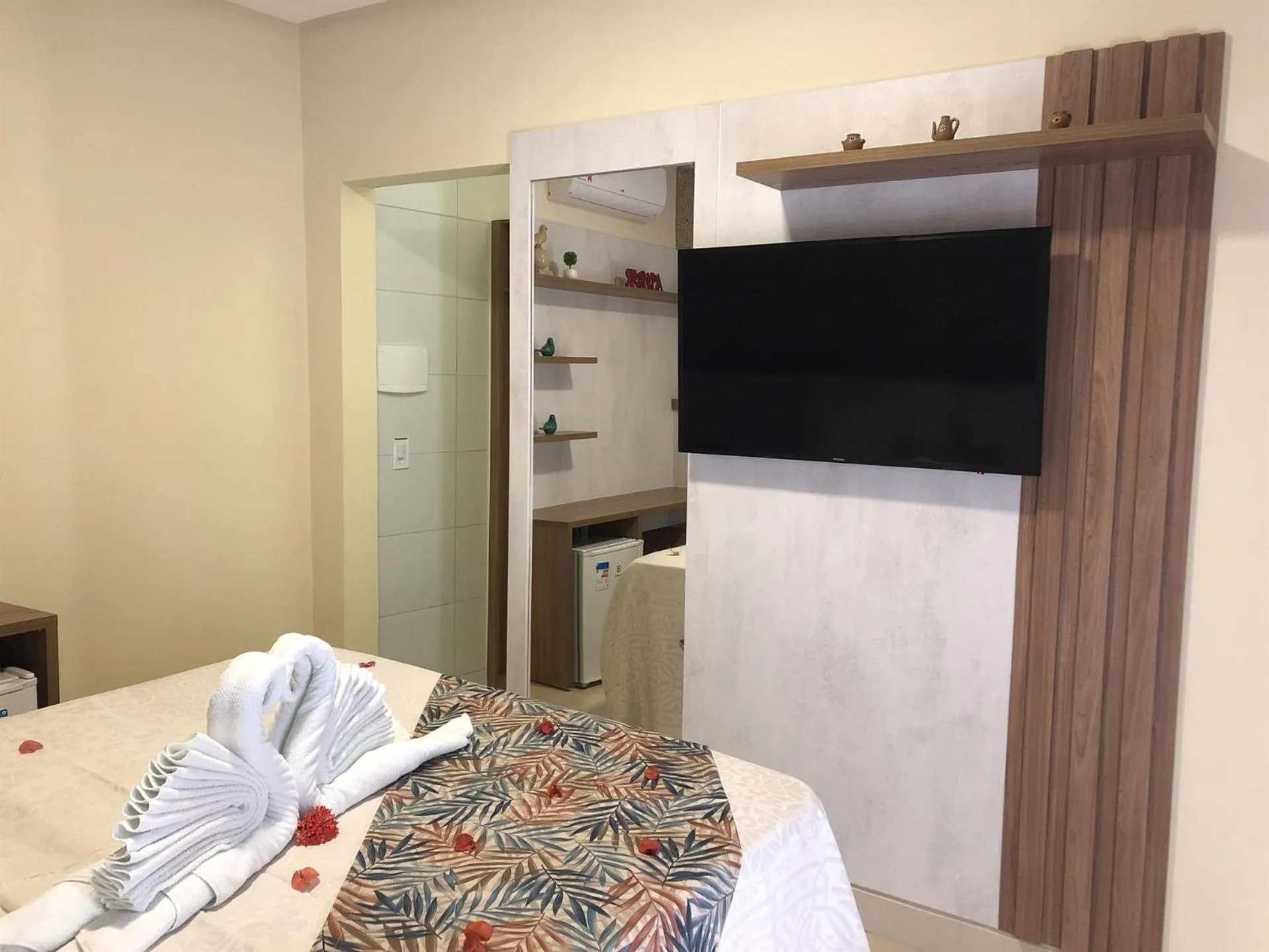 Photo of the whole room, Bed in Pedra do Sino Hotel