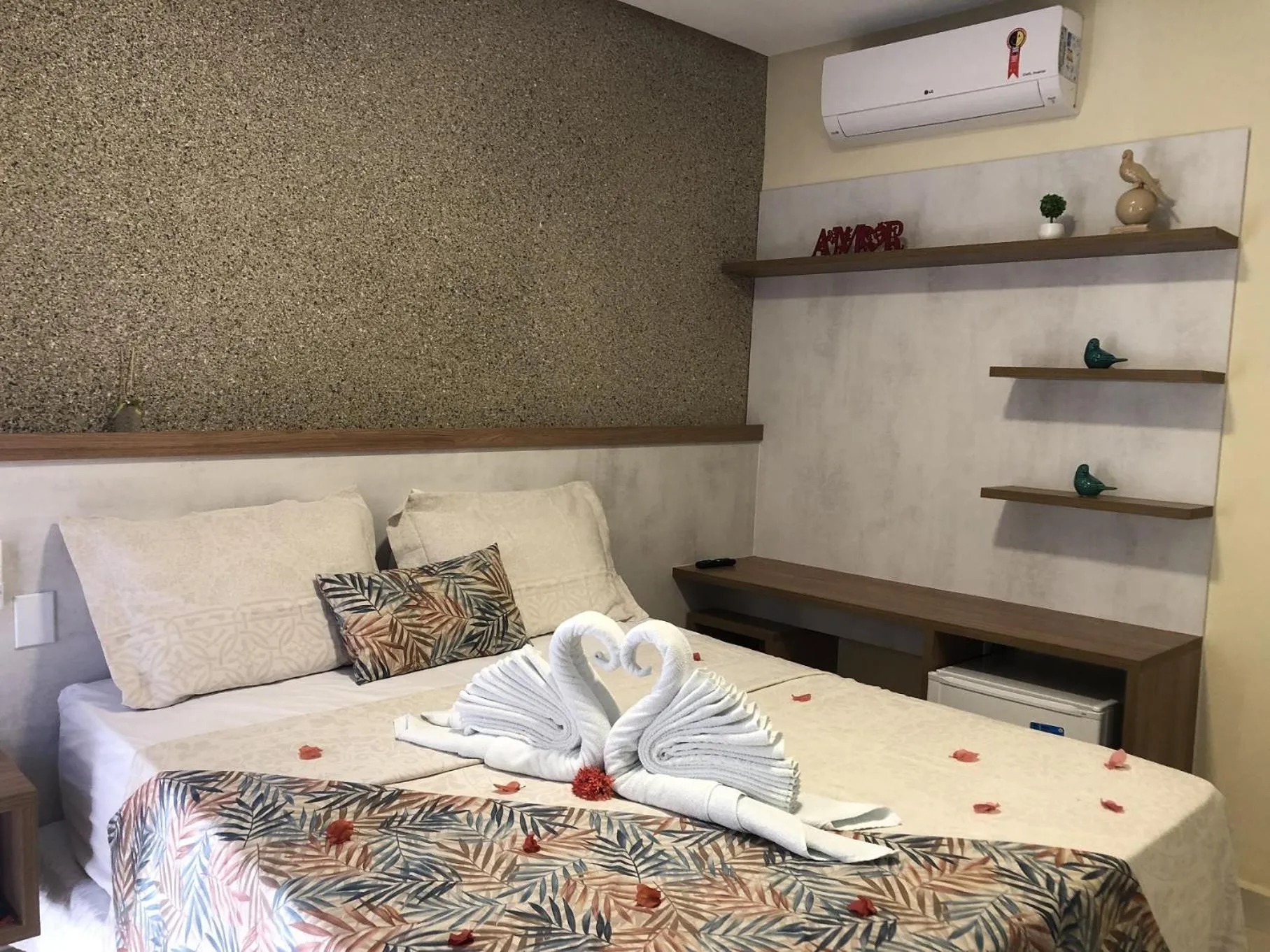Photo of the whole room, Bed in Pedra do Sino Hotel