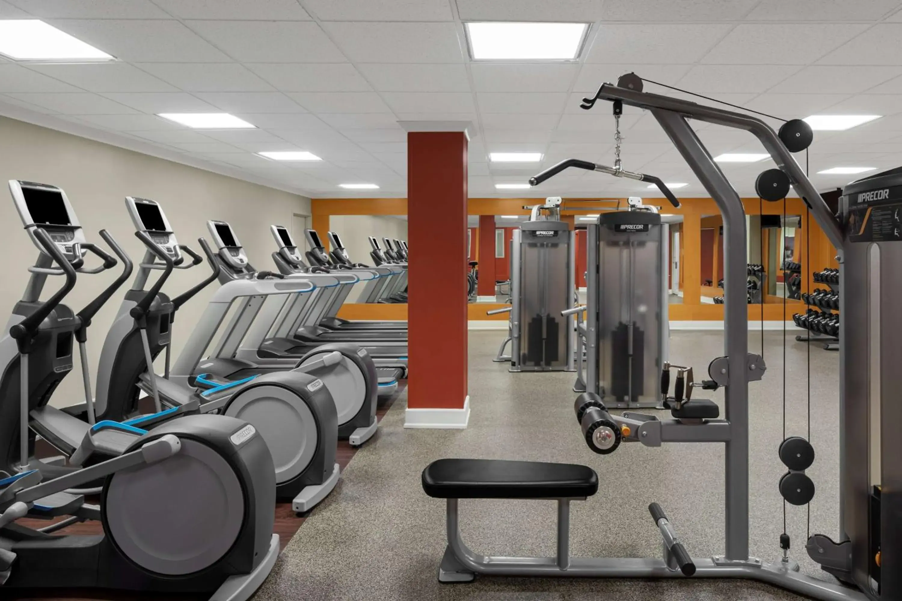 Fitness centre/facilities in Hilton Kansas City Airport Fitness centre/facilities in Hilton Kansas City Airport