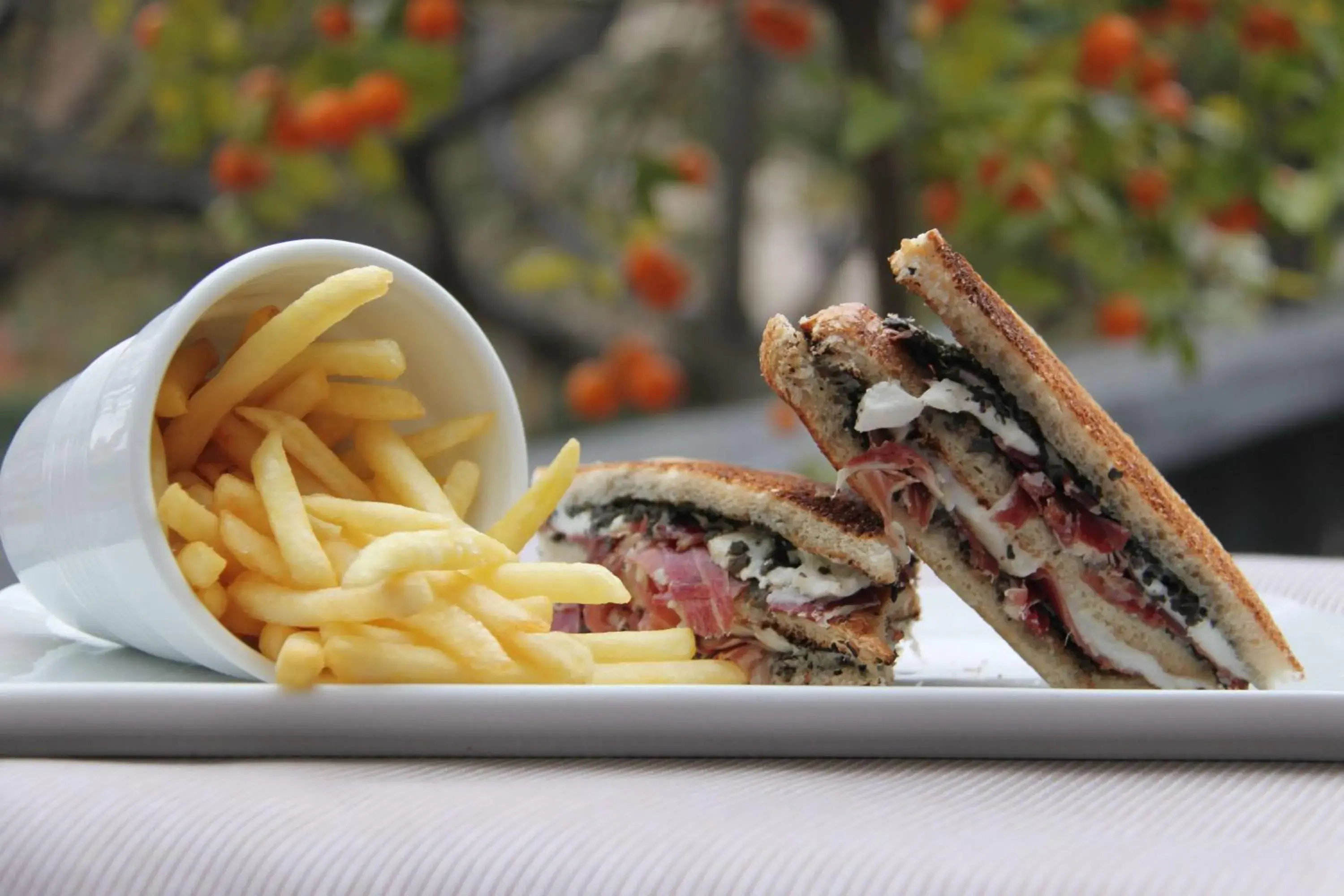 Restaurant/places to eat in Hilton Kansas City Airport Restaurant/places to eat in Hilton Kansas City Airport