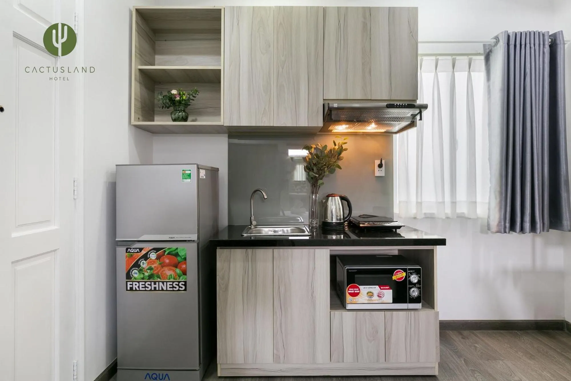 Shower in Cactusland Hotel & Apartment