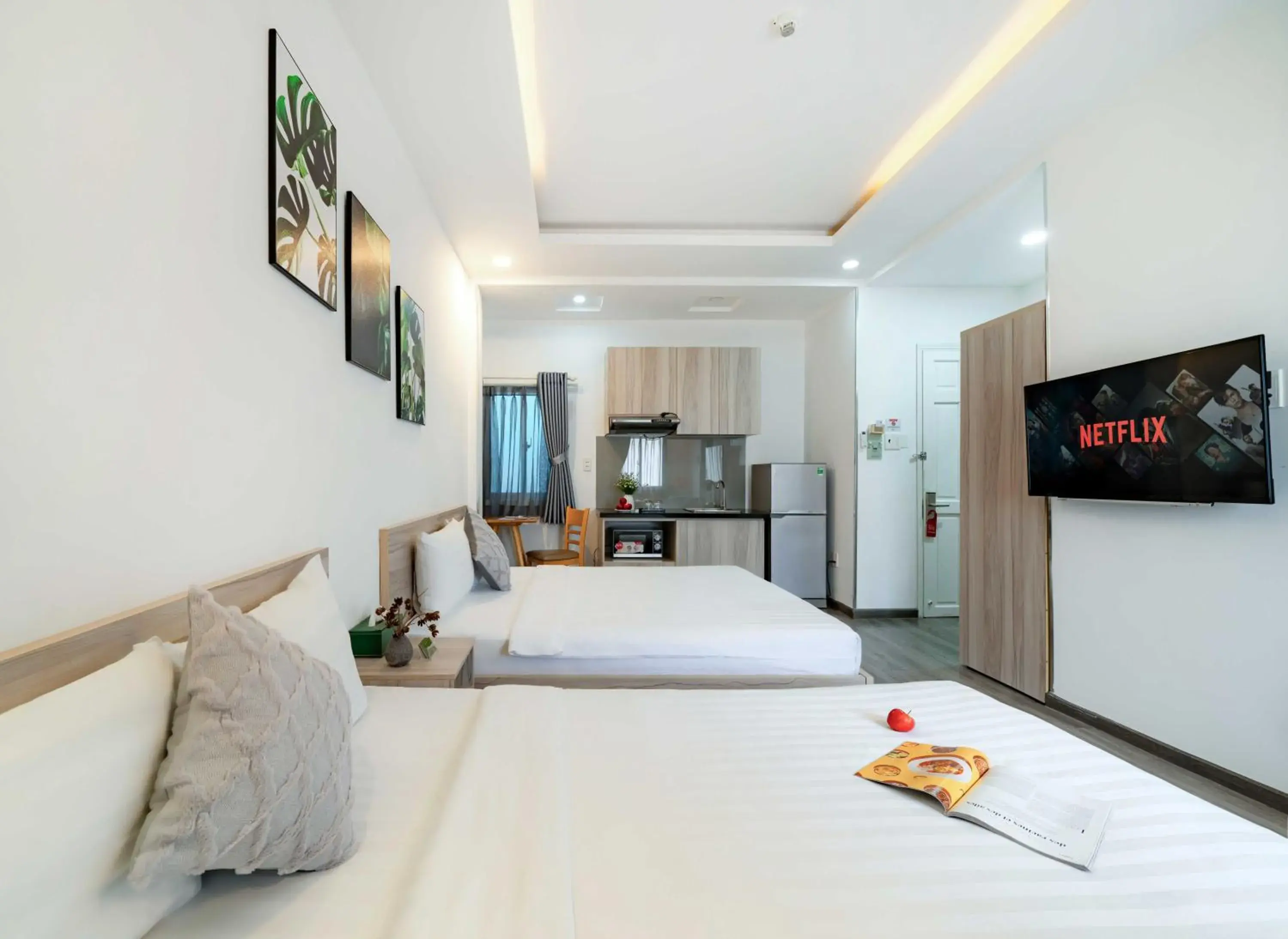 Shower, Bed in Cactusland Hotel & Apartment Shower, Bed in Cactusland Hotel & Apartment