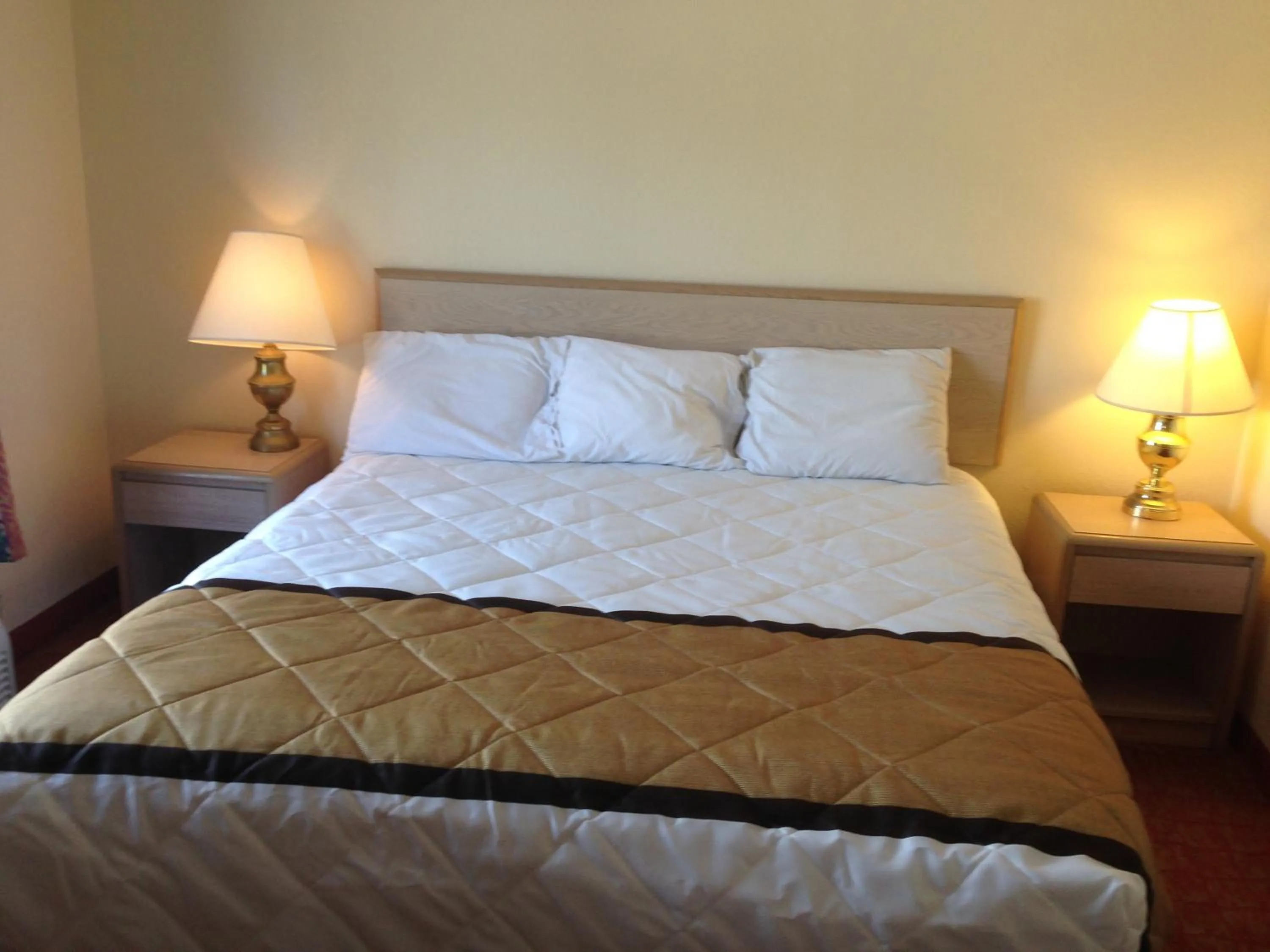 Bedroom, Bed in Sky Suites