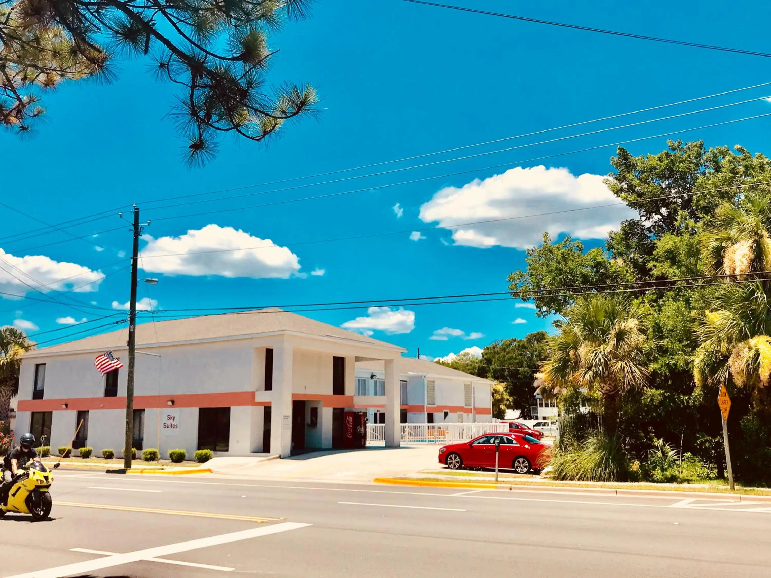 Facade/entrance in Sky Suites