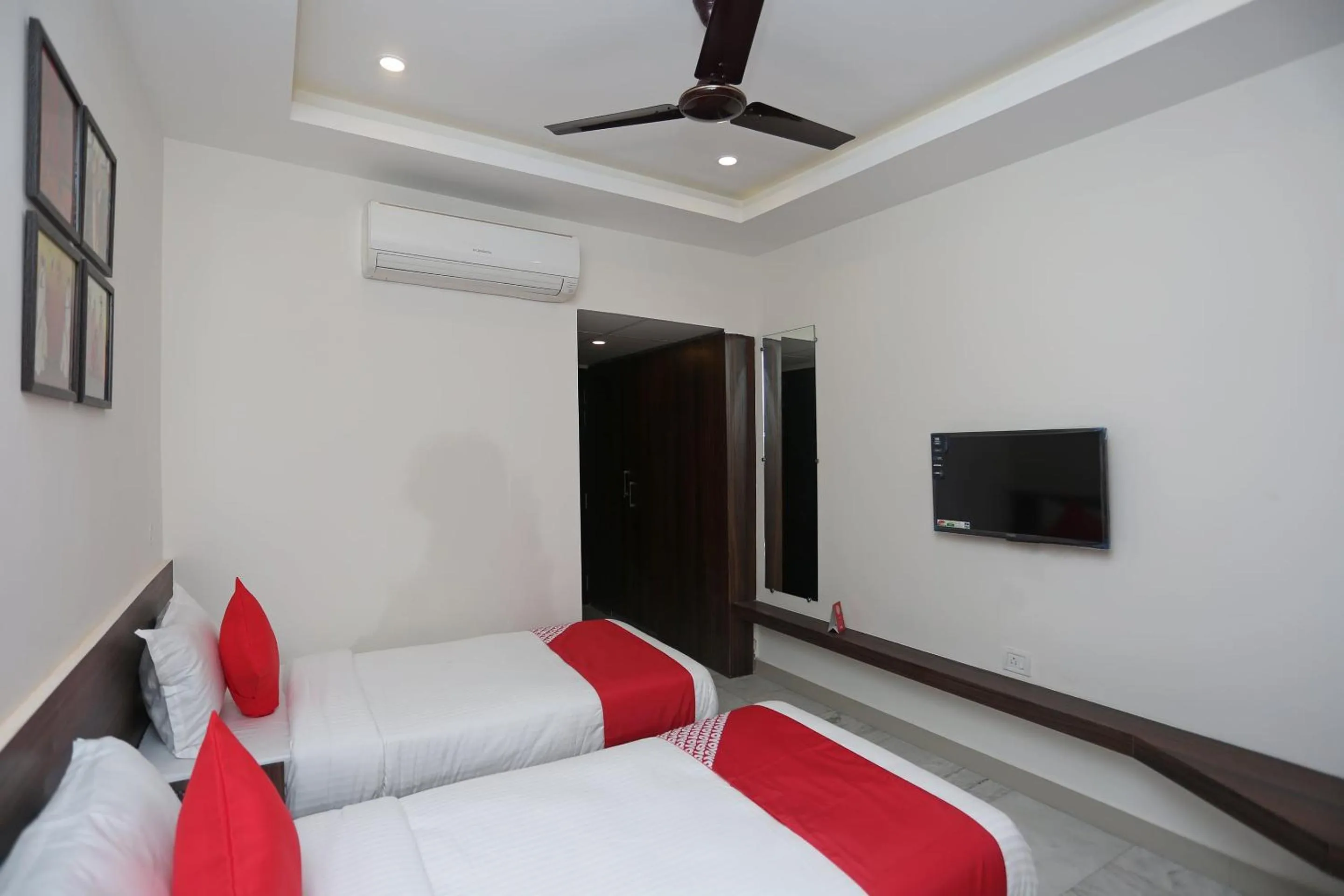 Bedroom, Bed in Hotel O Tulip Inn